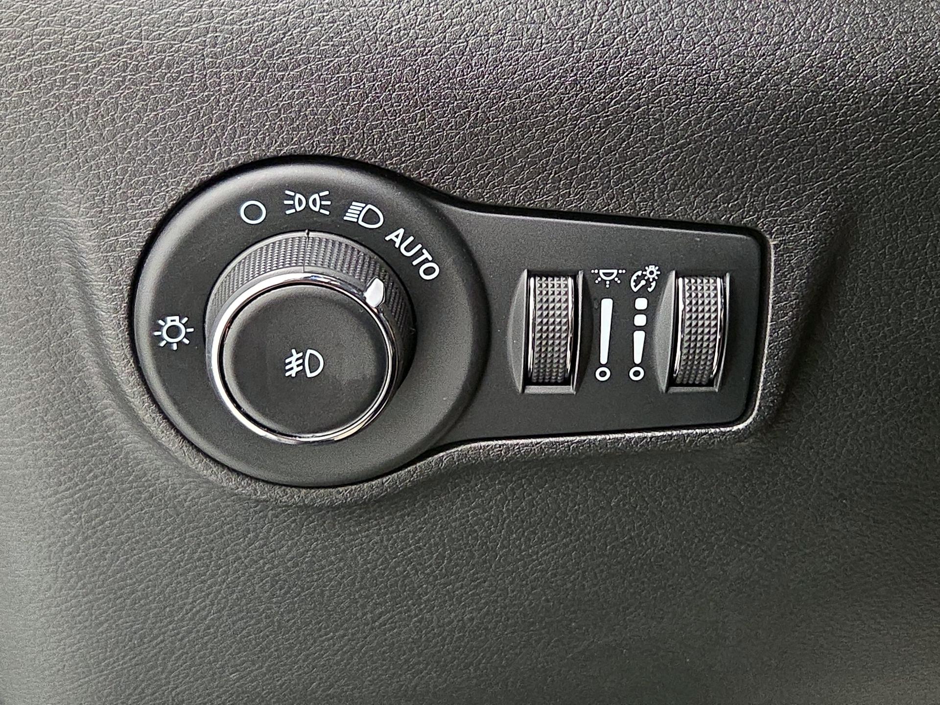 Thumbnail: 2023 Jeep Compass - 13