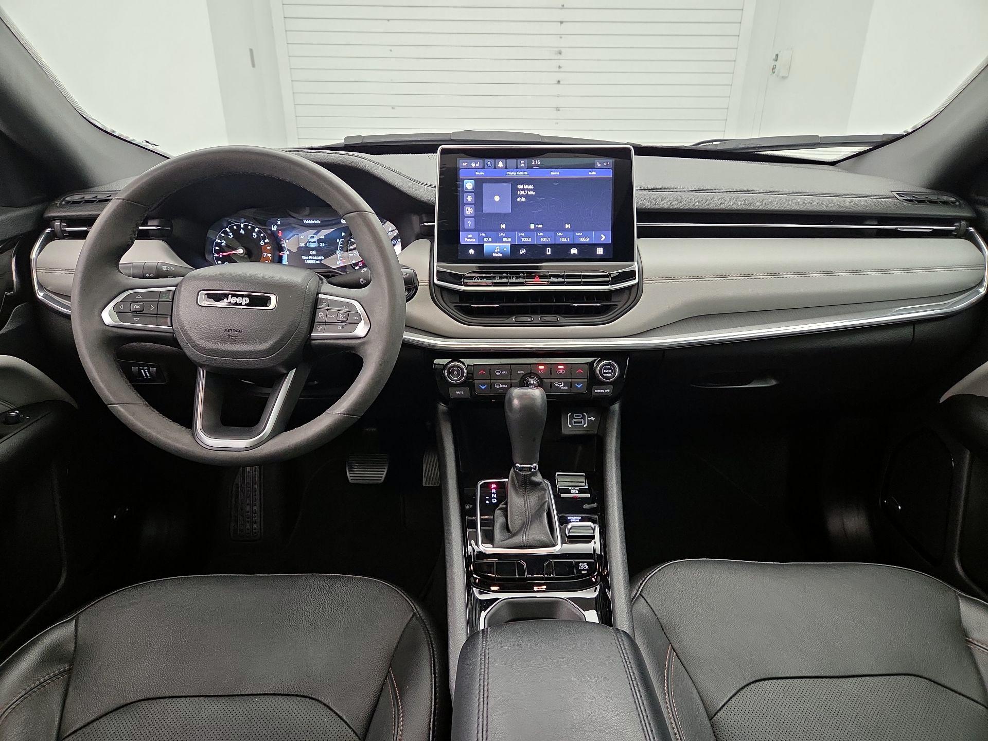 Thumbnail: 2023 Jeep Compass - 9