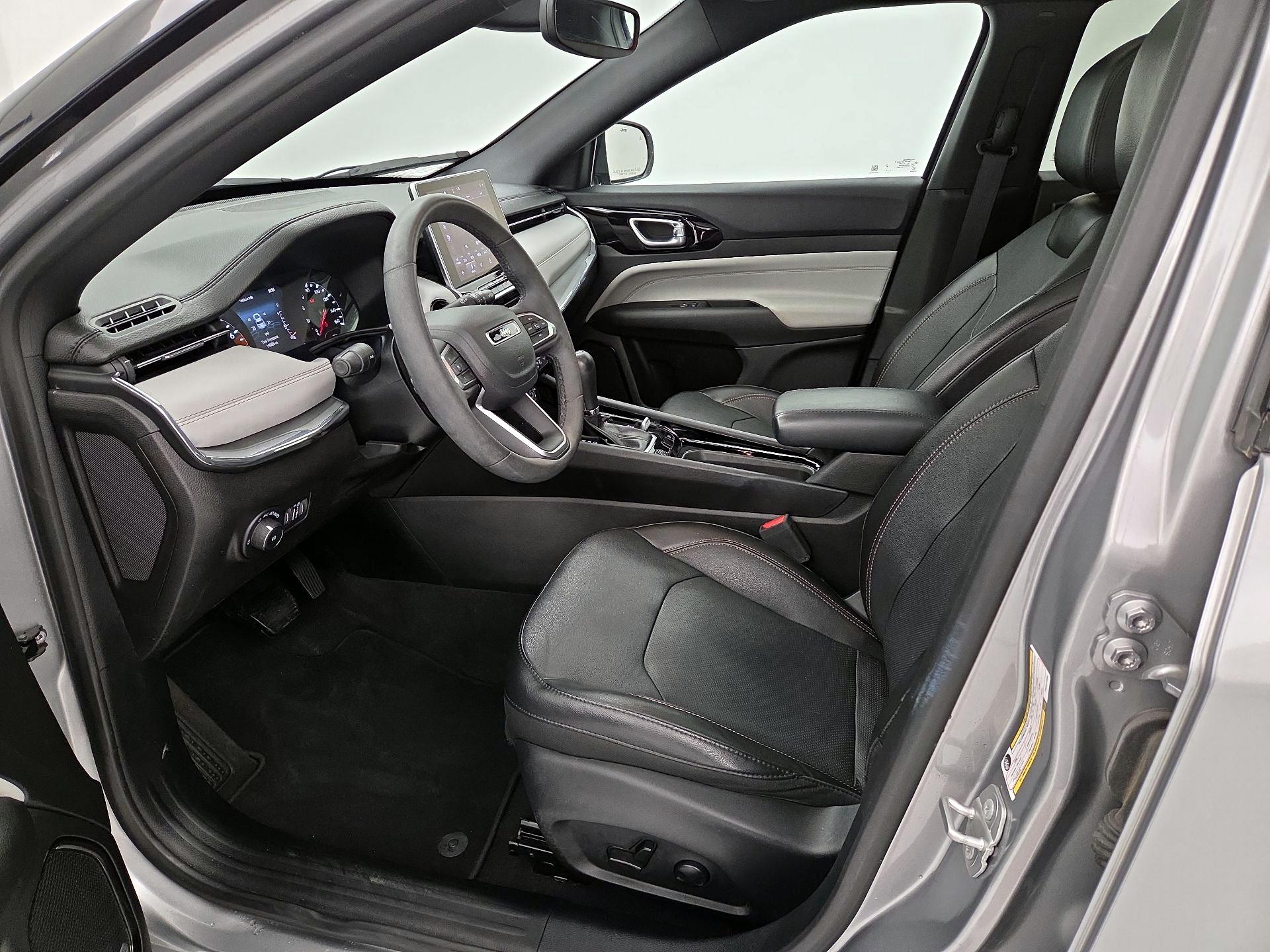 Thumbnail: 2023 Jeep Compass - 11