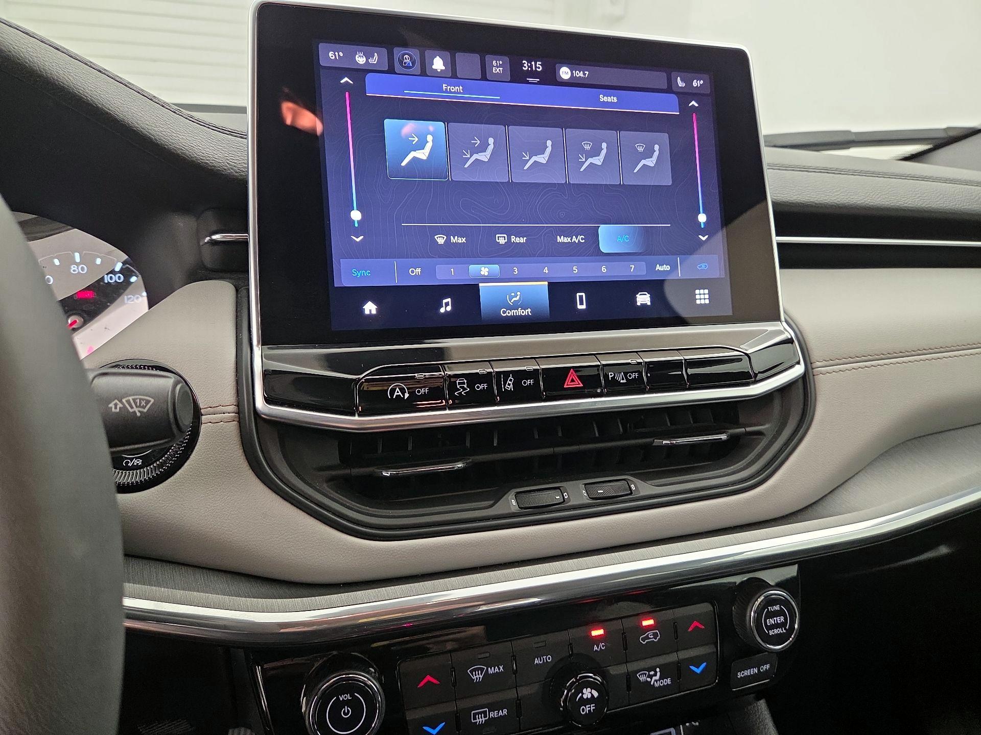 Thumbnail: 2023 Jeep Compass - 16
