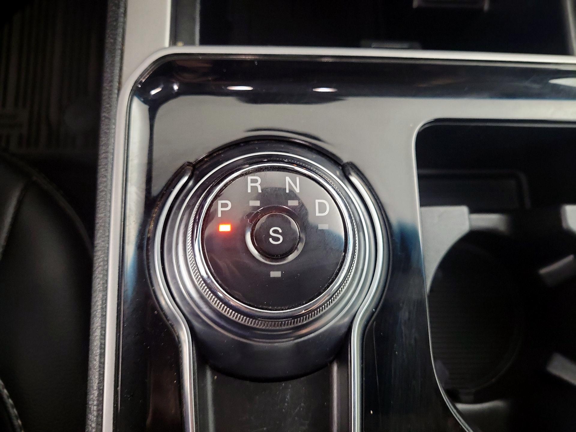 Thumbnail: 2020 Ford Edge - 18