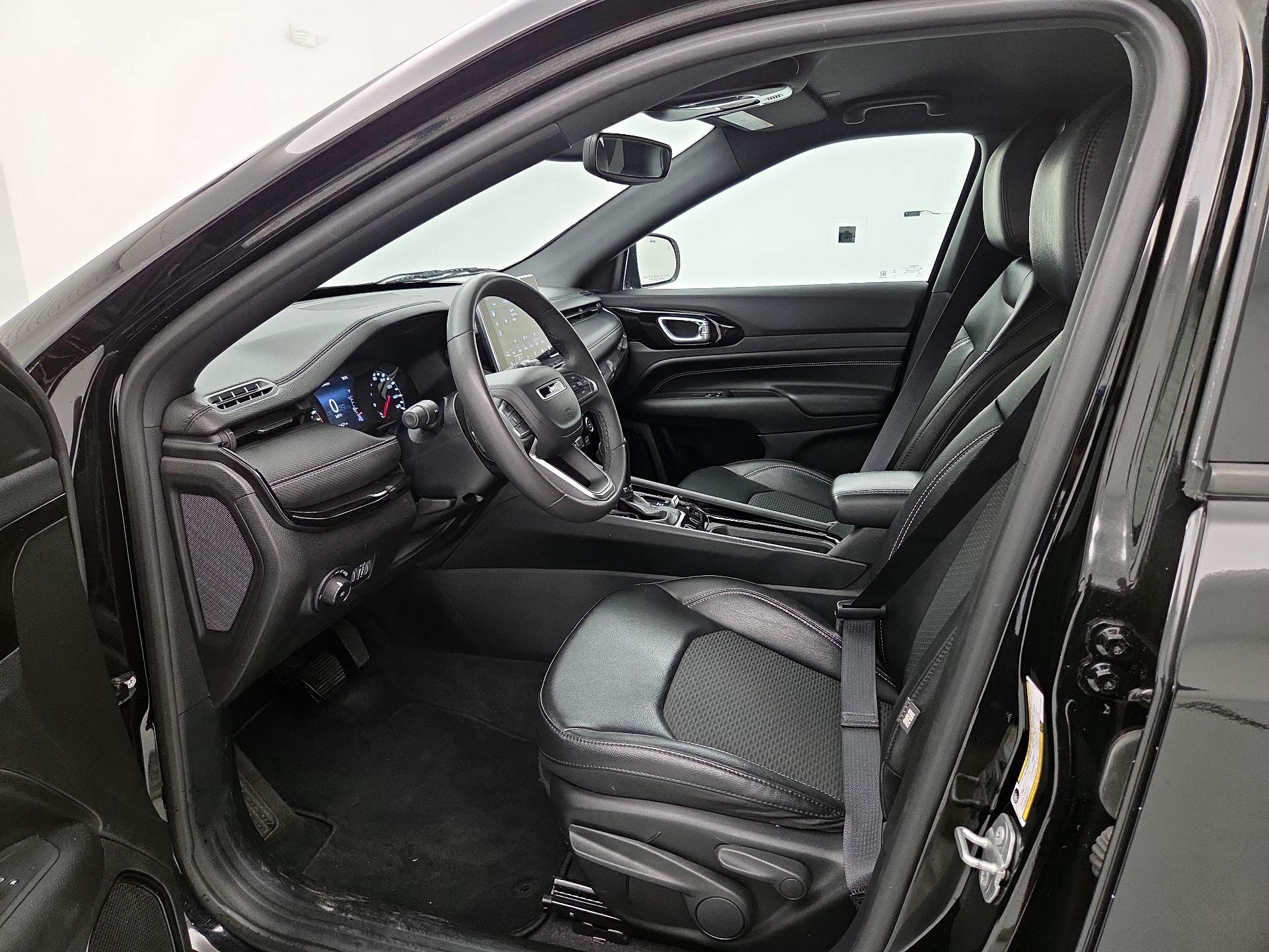 Thumbnail: 2023 Jeep Compass - 11