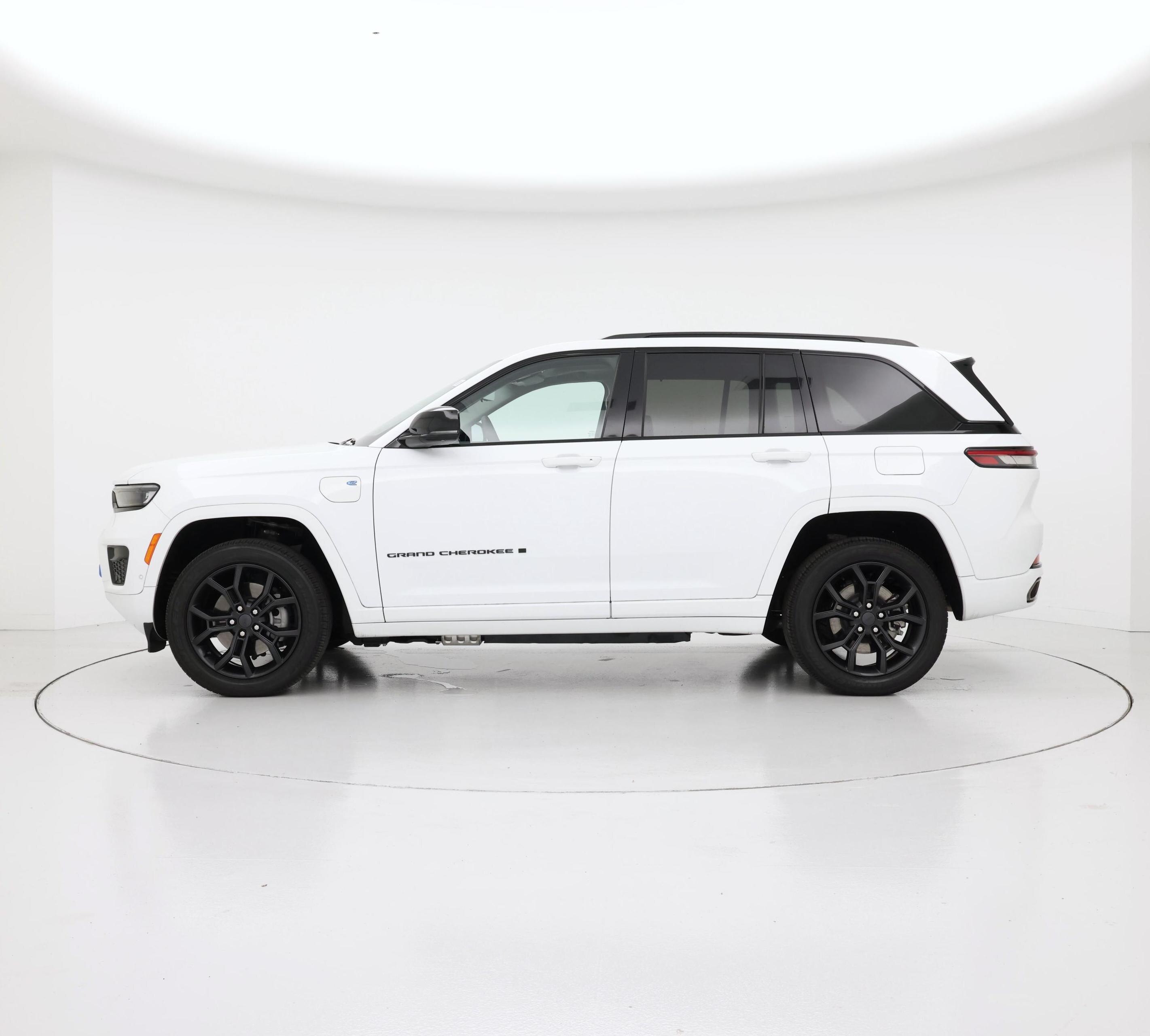 Thumbnail: 2023 Jeep Grand Cherokee - 3
