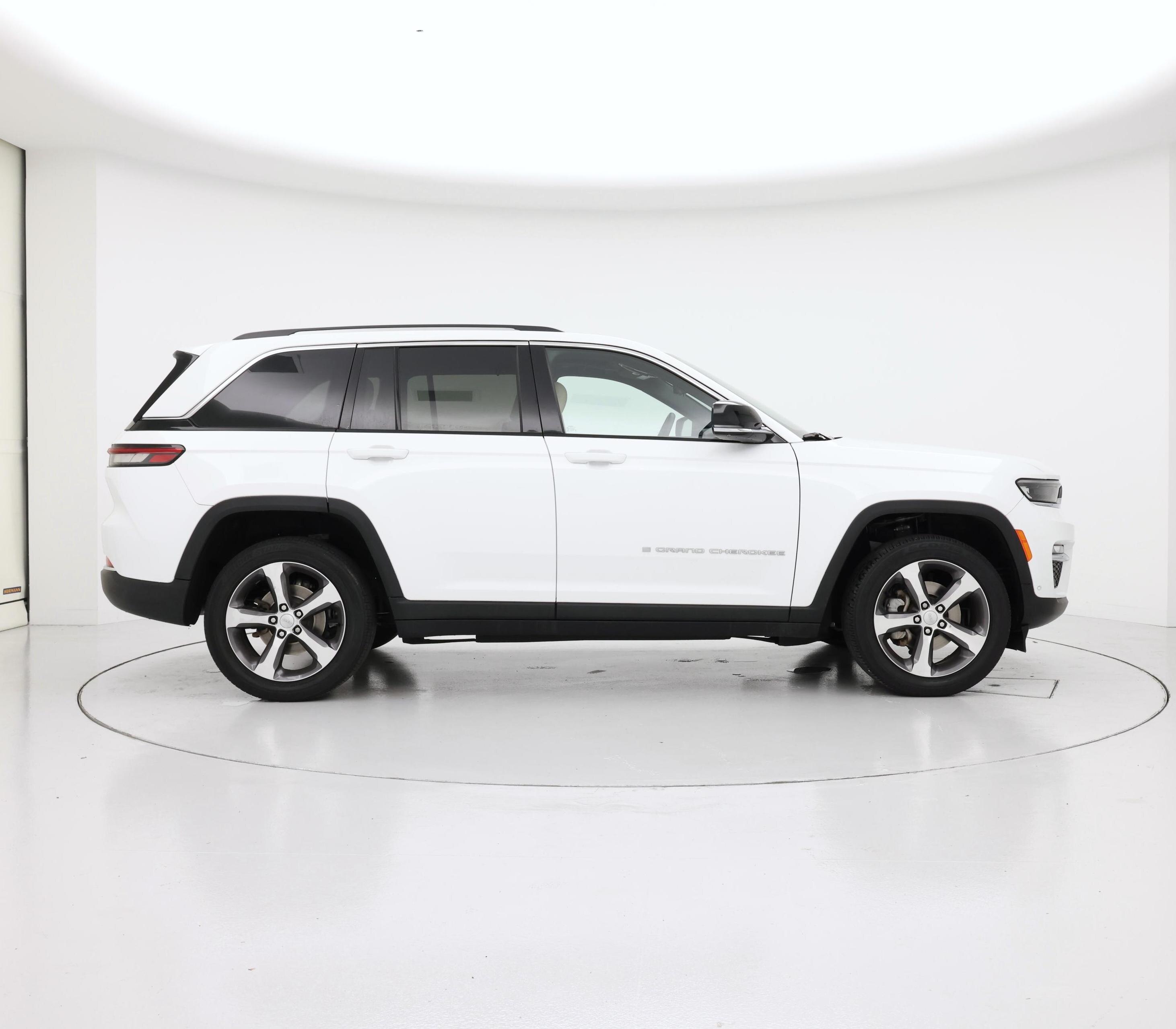 Thumbnail: 2023 Jeep Grand Cherokee - 7