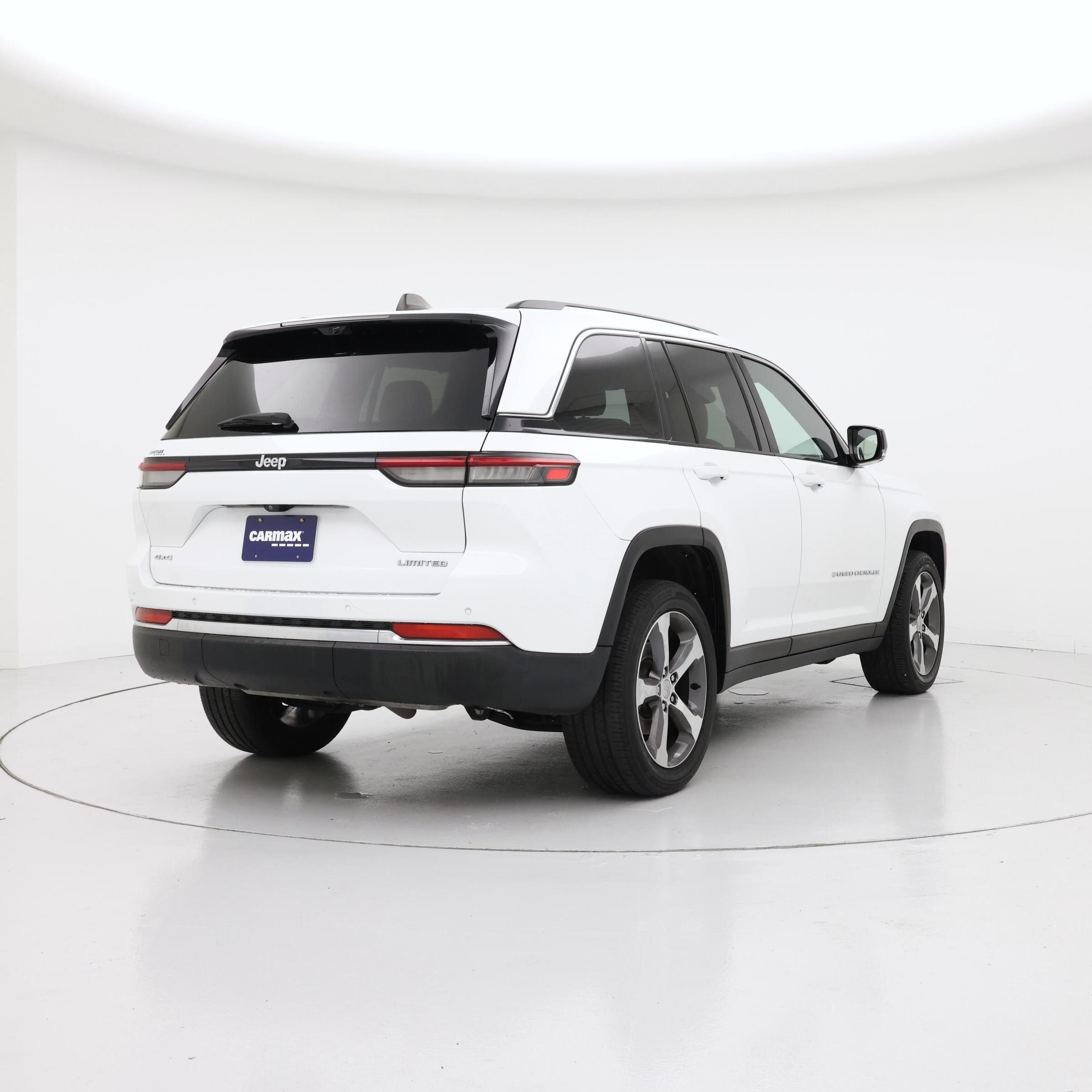 Thumbnail: 2023 Jeep Grand Cherokee - 8