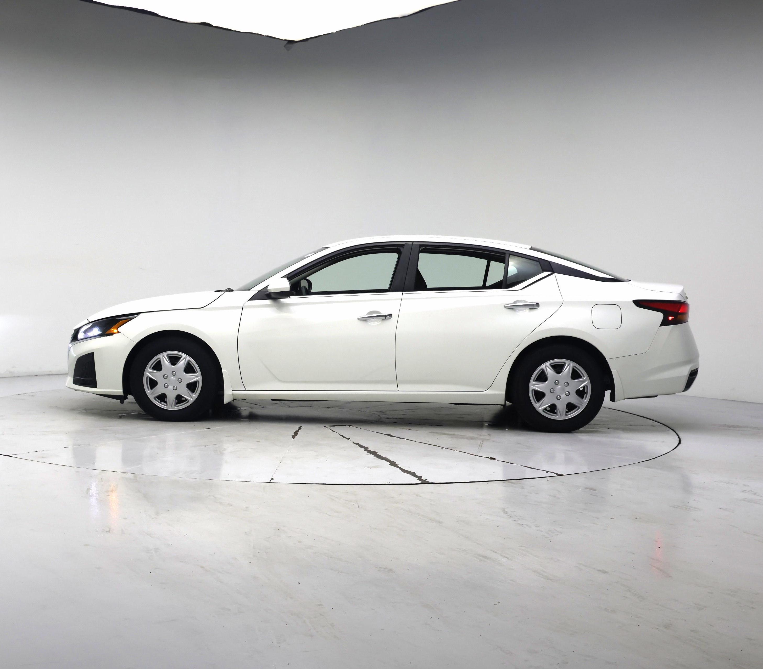Thumbnail: 2023 Nissan Altima - 3