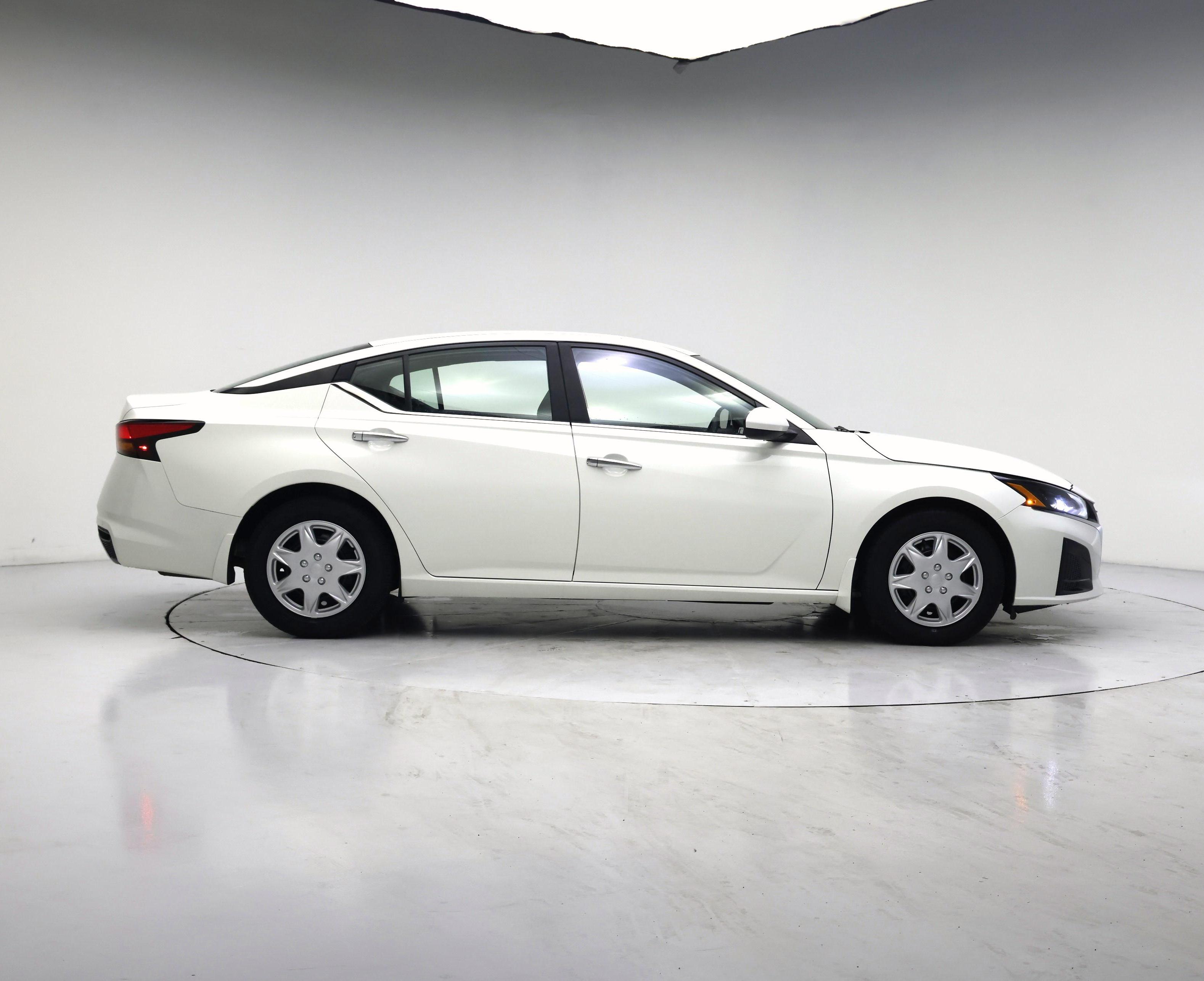 Thumbnail: 2023 Nissan Altima - 7