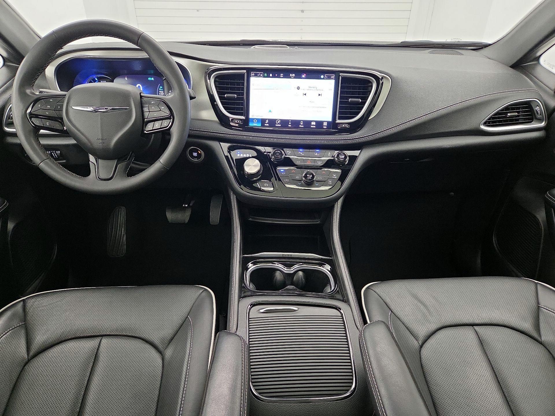 Thumbnail: 2023 Chrysler Pacifica - 9