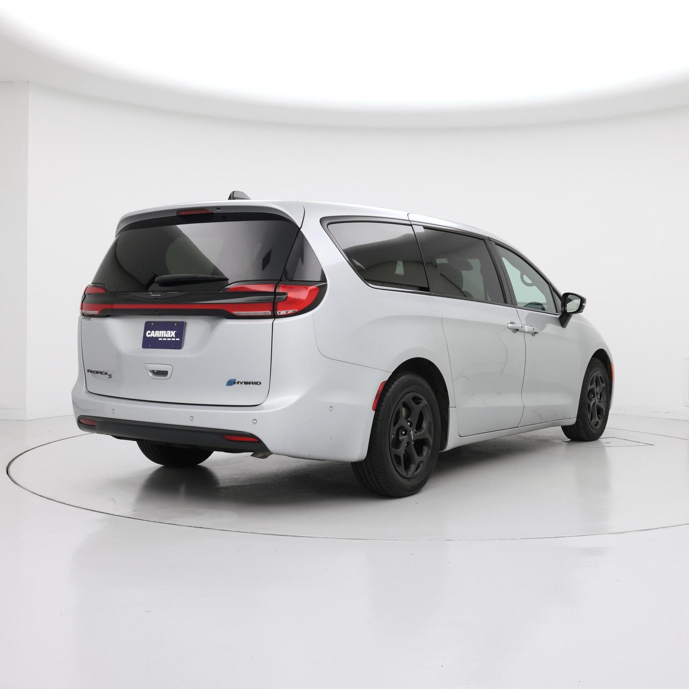 Thumbnail: 2023 Chrysler Pacifica - 8