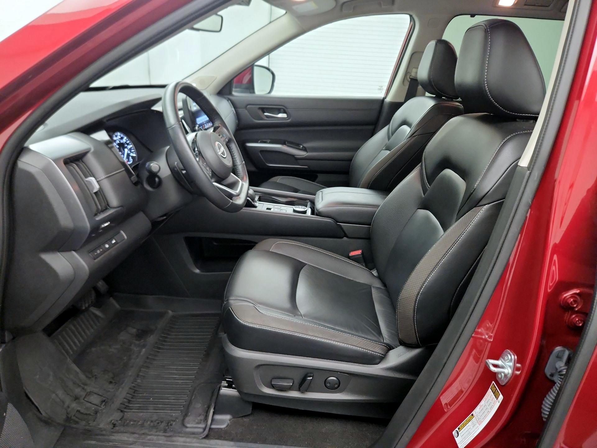 Thumbnail: 2023 Nissan Pathfinder - 11