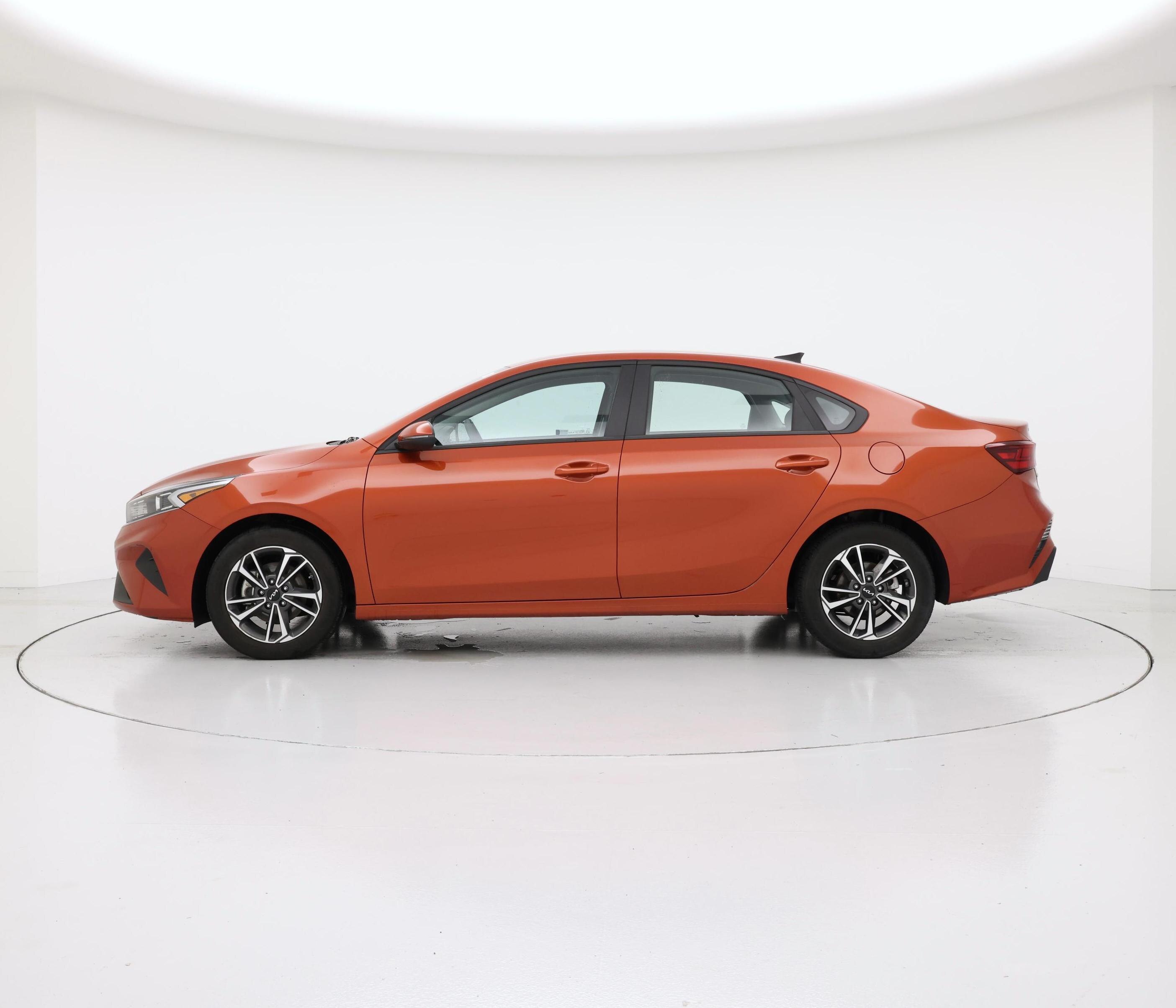 Thumbnail: 2023 Kia Forte - 3