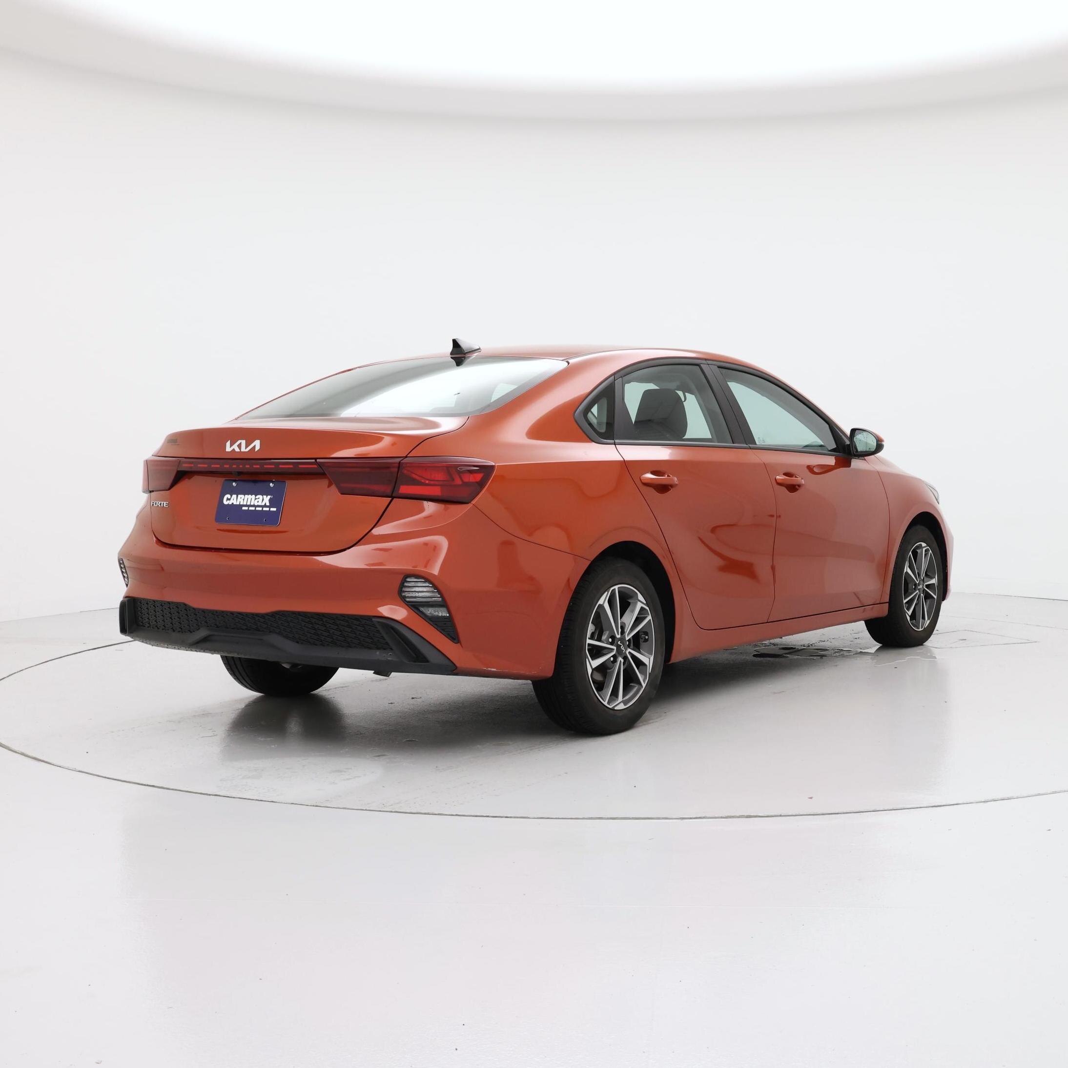 Thumbnail: 2023 Kia Forte - 8