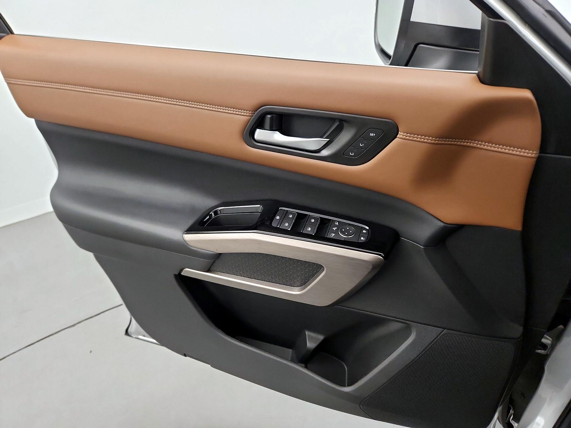 Thumbnail: 2023 Nissan Pathfinder - 12