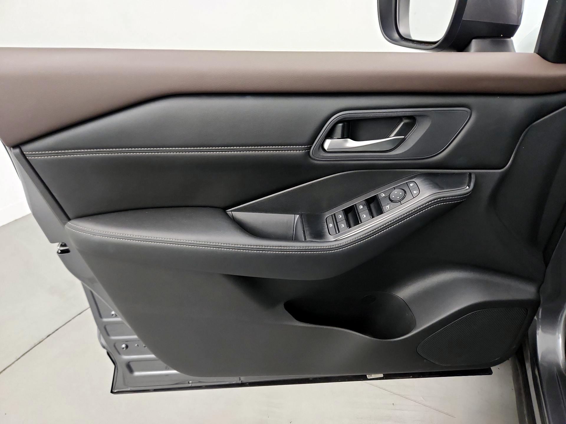 Thumbnail: 2023 Nissan Rogue - 12