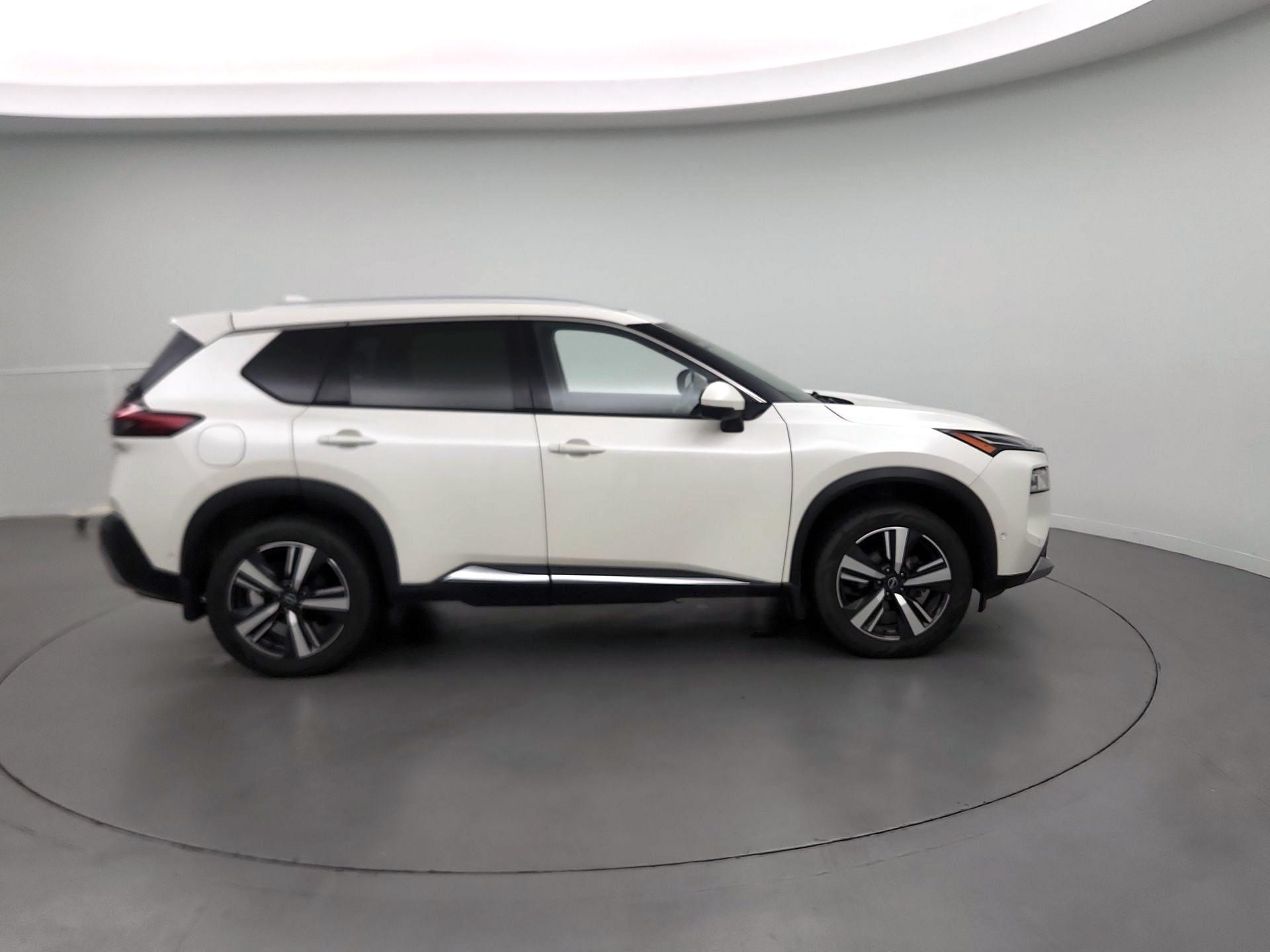 Thumbnail: 2023 Nissan Rogue - 4