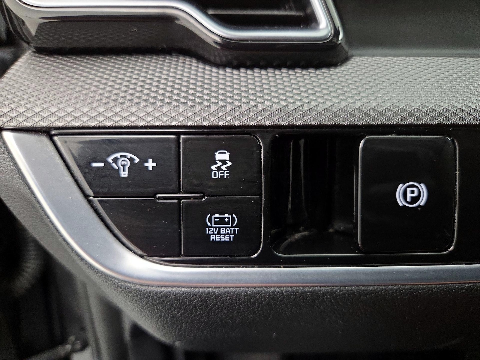 2023 Kia Sportage LX Hybrid - Photo 14