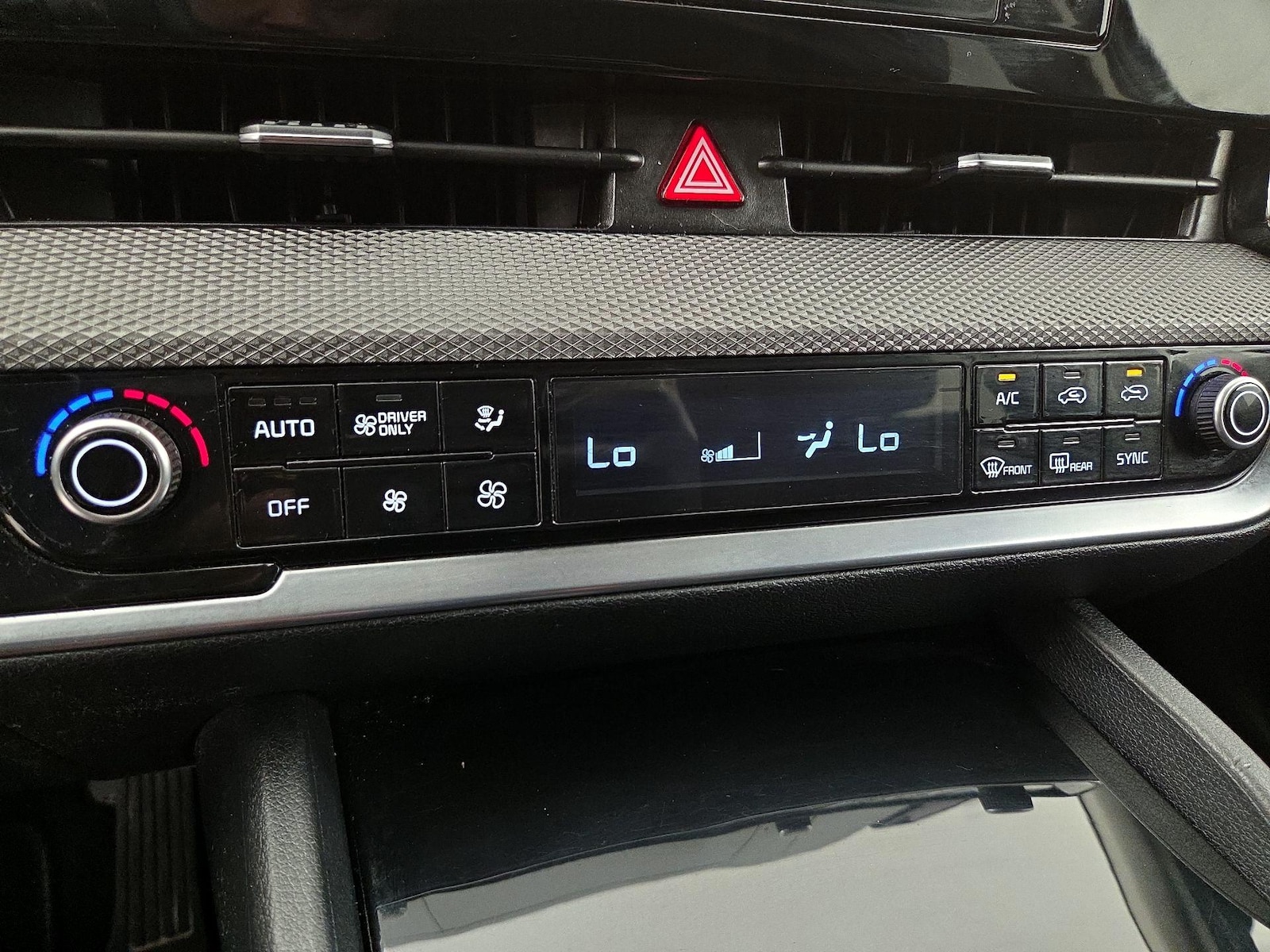 2023 Kia Sportage LX Hybrid - Photo 17