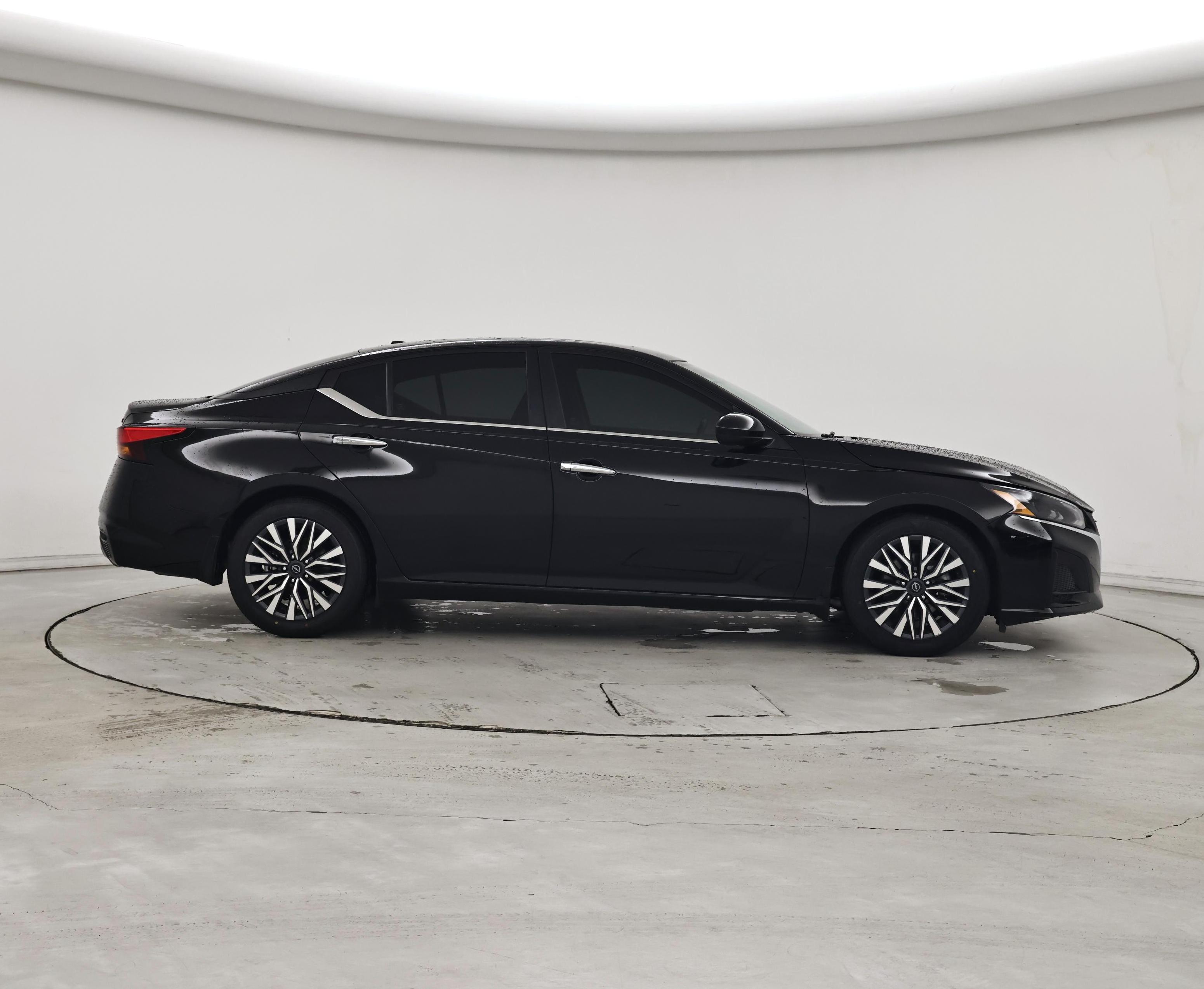 Thumbnail: 2023 Nissan Altima - 7