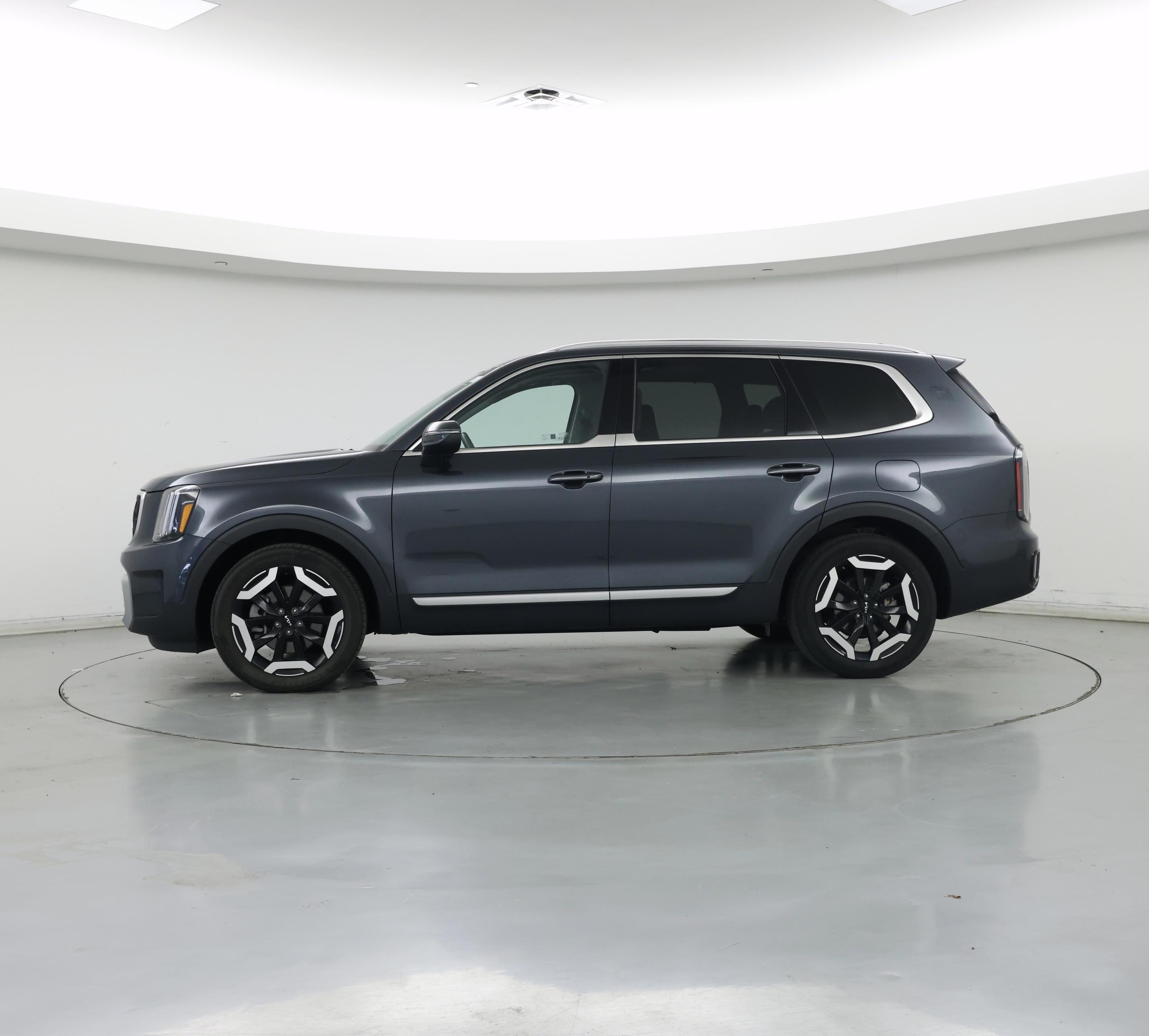 Thumbnail: 2023 Kia Telluride - 3