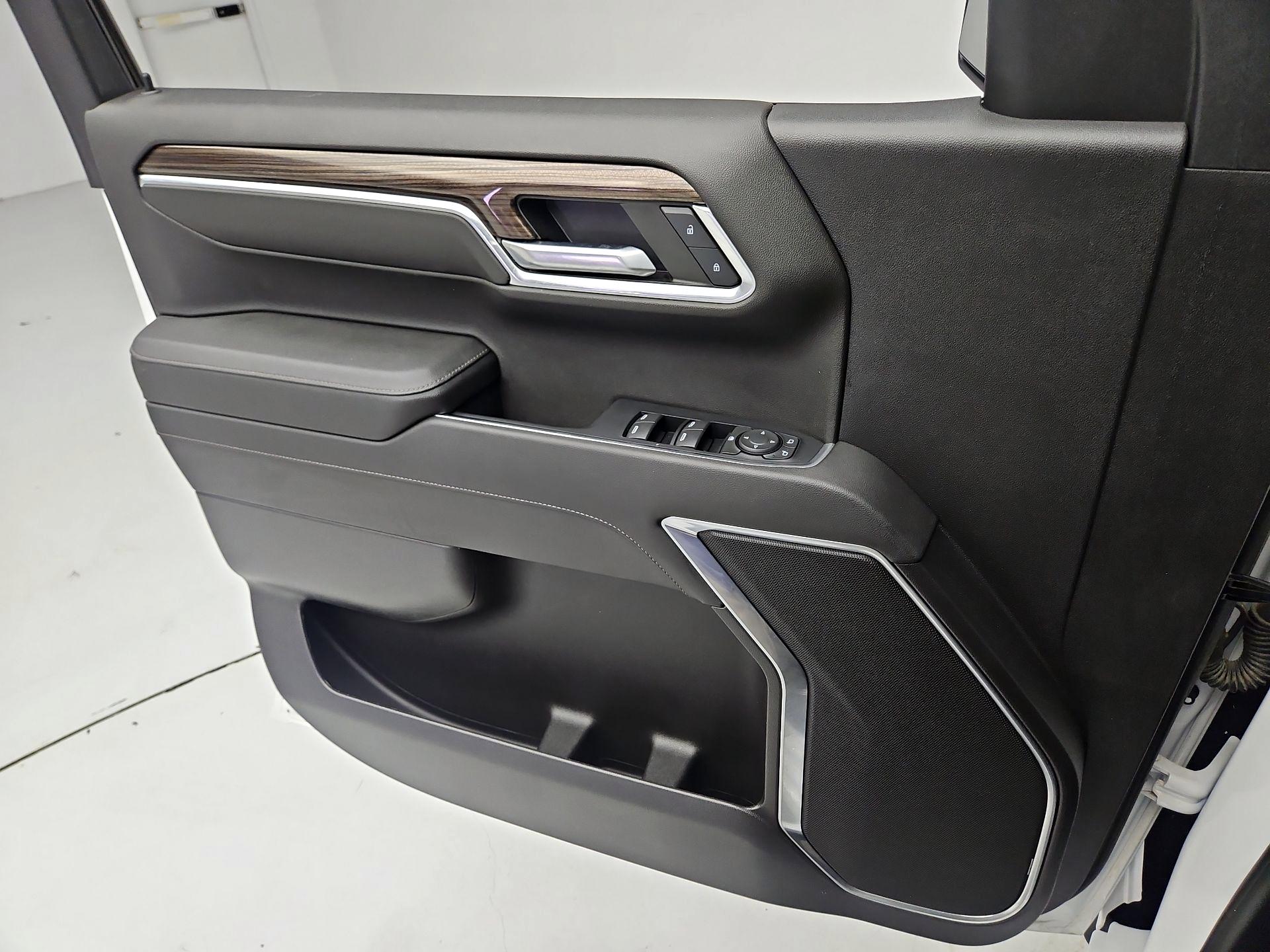 Thumbnail: 2022 Chevrolet Silverado 1500 - 12