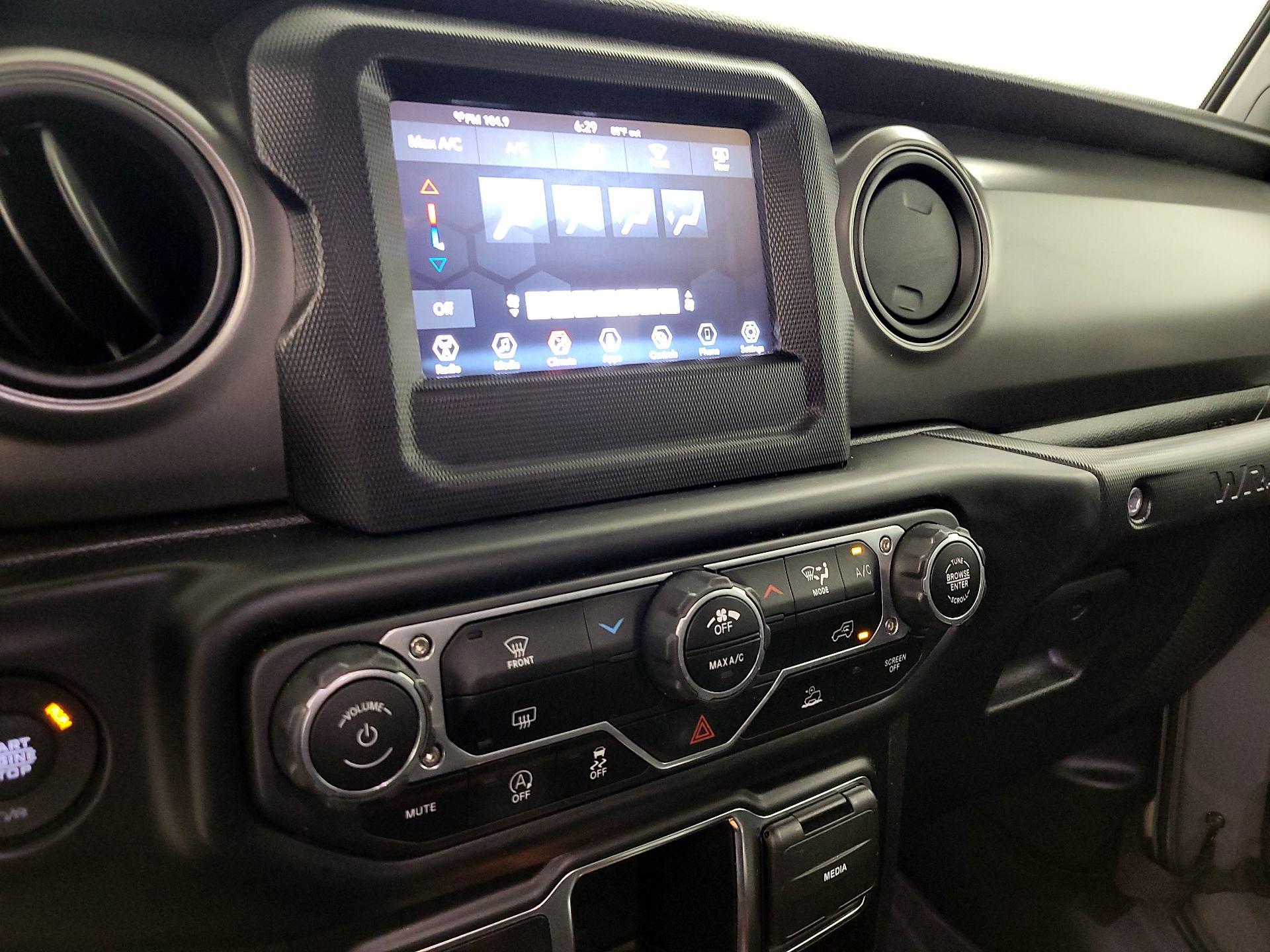 Thumbnail: 2022 Jeep Wrangler - 16