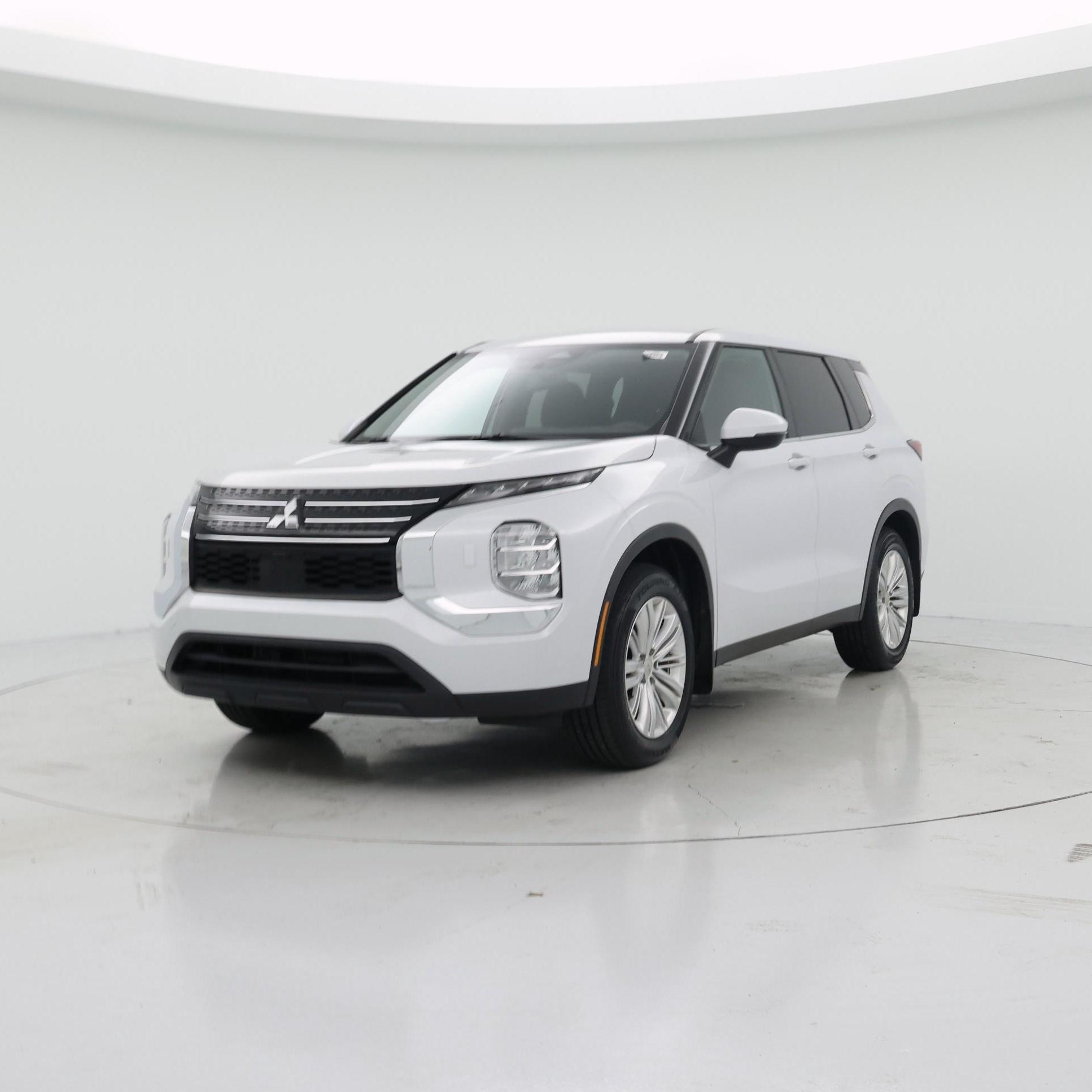 Thumbnail: 2024 Mitsubishi Outlander - 4