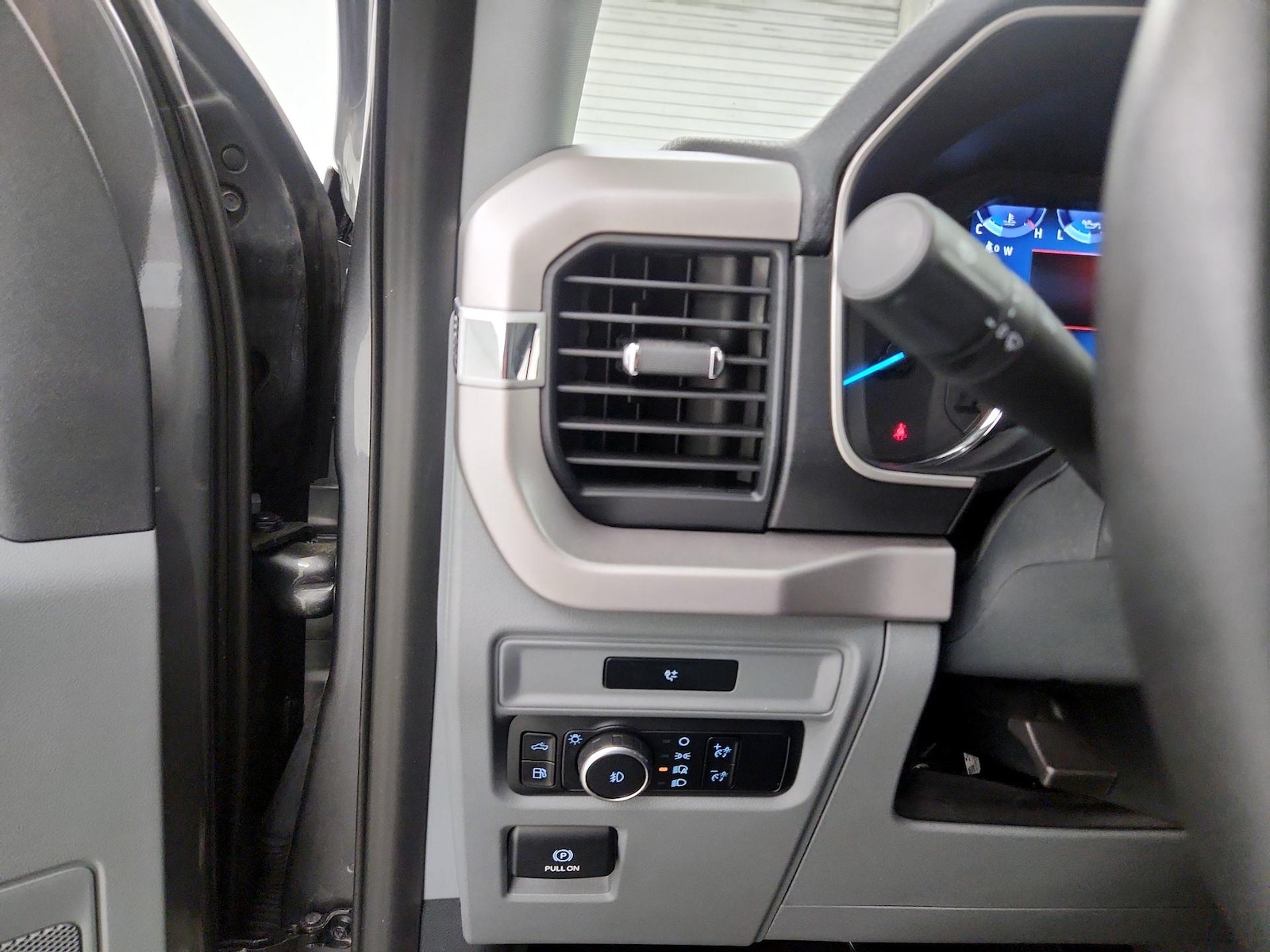 2023 Ford F-150 XLT - Photo 14