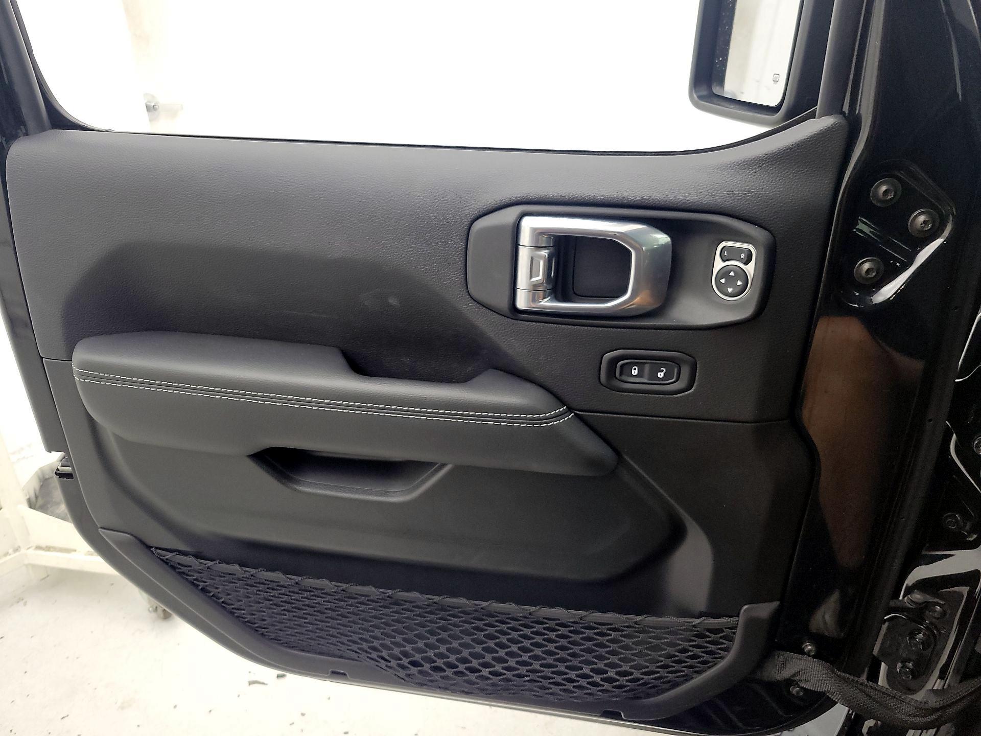 Thumbnail: 2022 Jeep Wrangler - 12