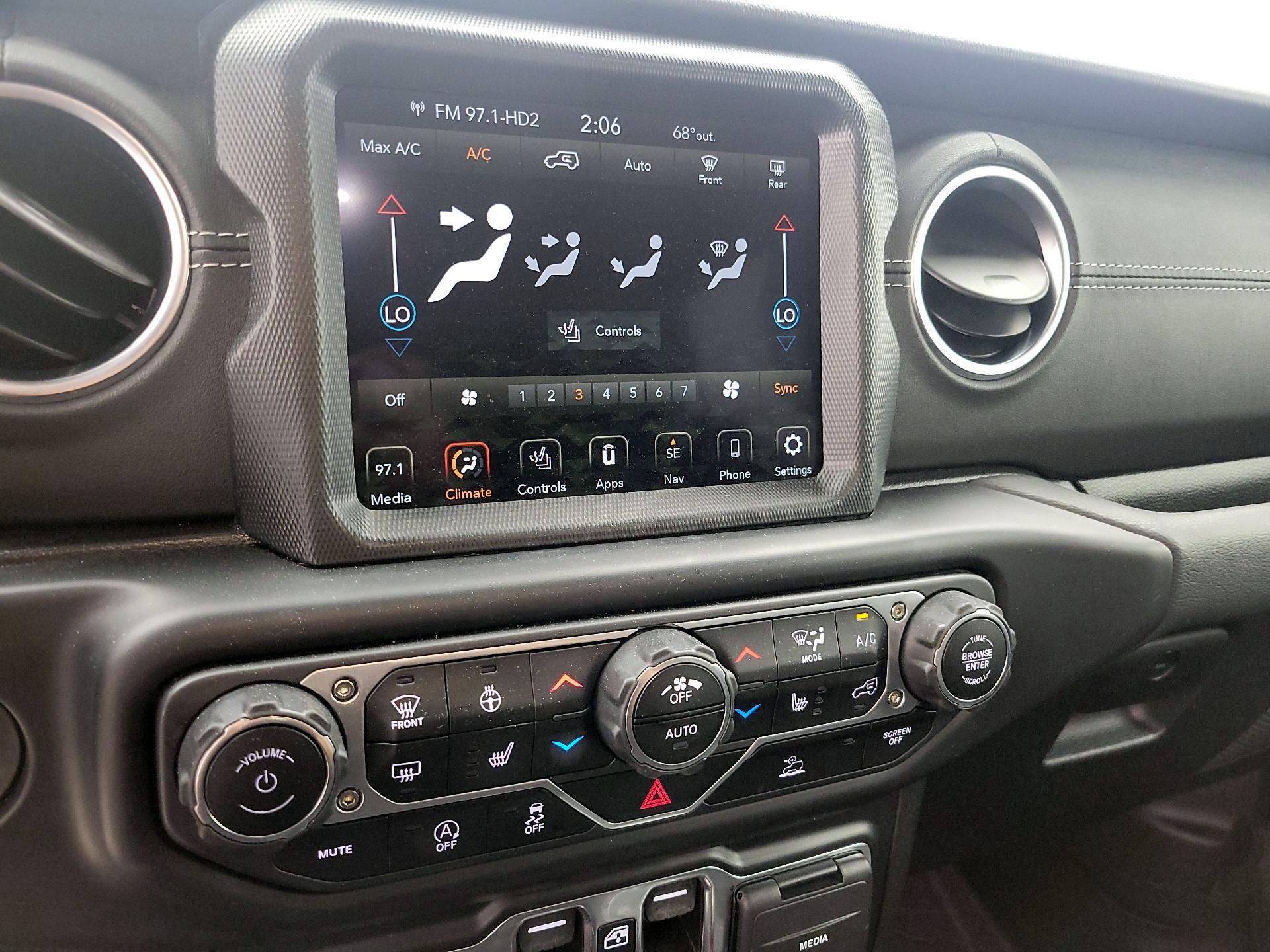 Thumbnail: 2022 Jeep Wrangler - 17