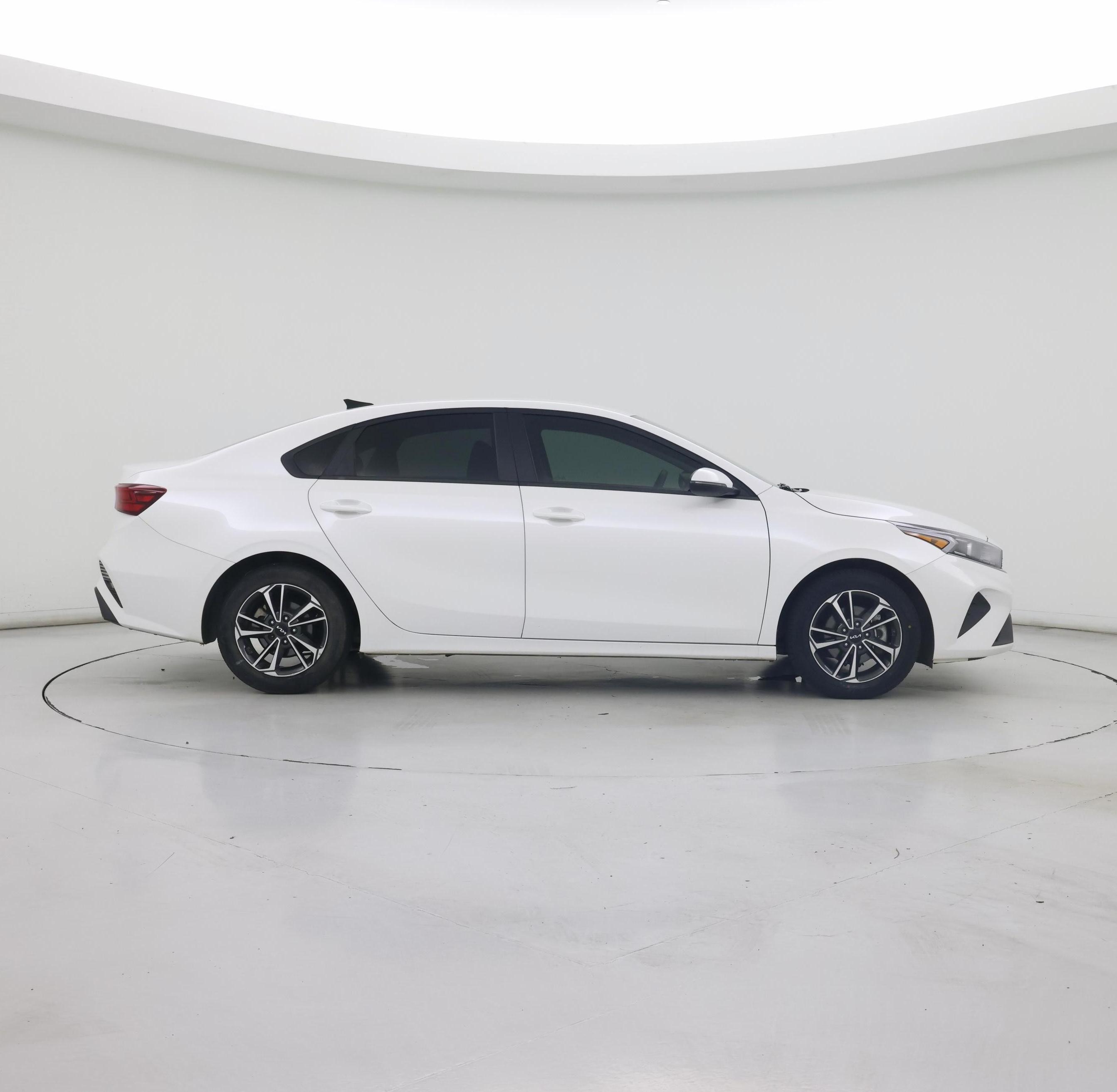 Thumbnail: 2024 Kia Forte - 7