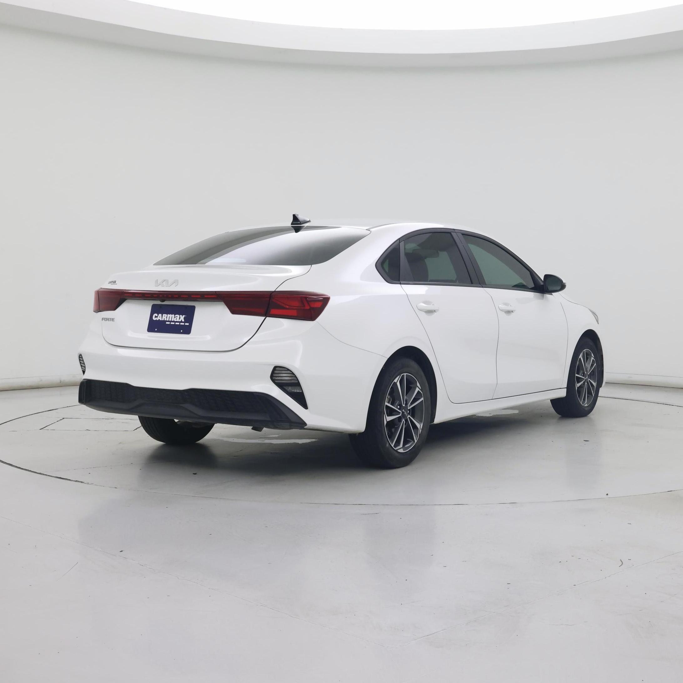 Thumbnail: 2024 Kia Forte - 8
