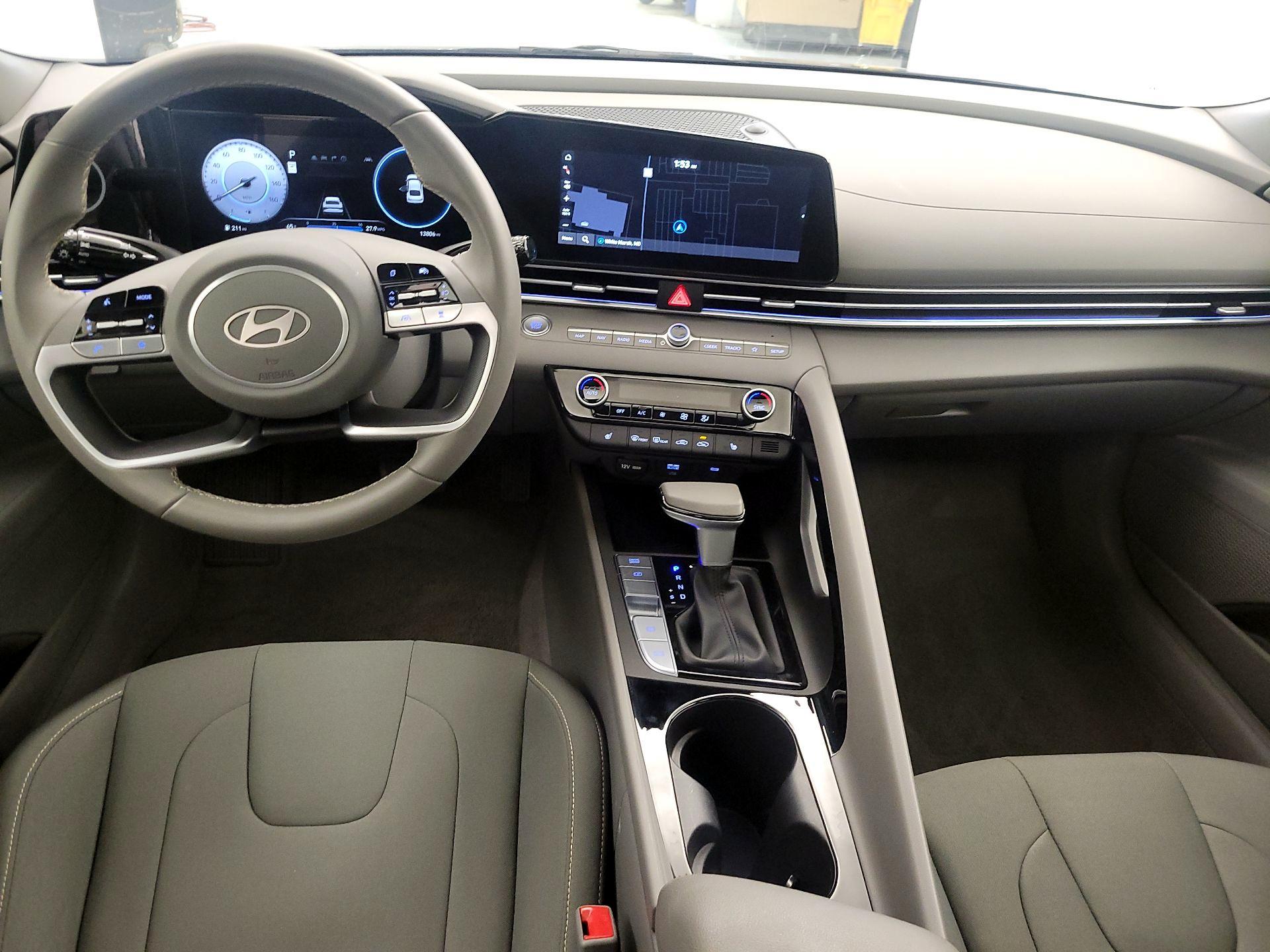 Thumbnail: 2025 Hyundai Elantra - 9
