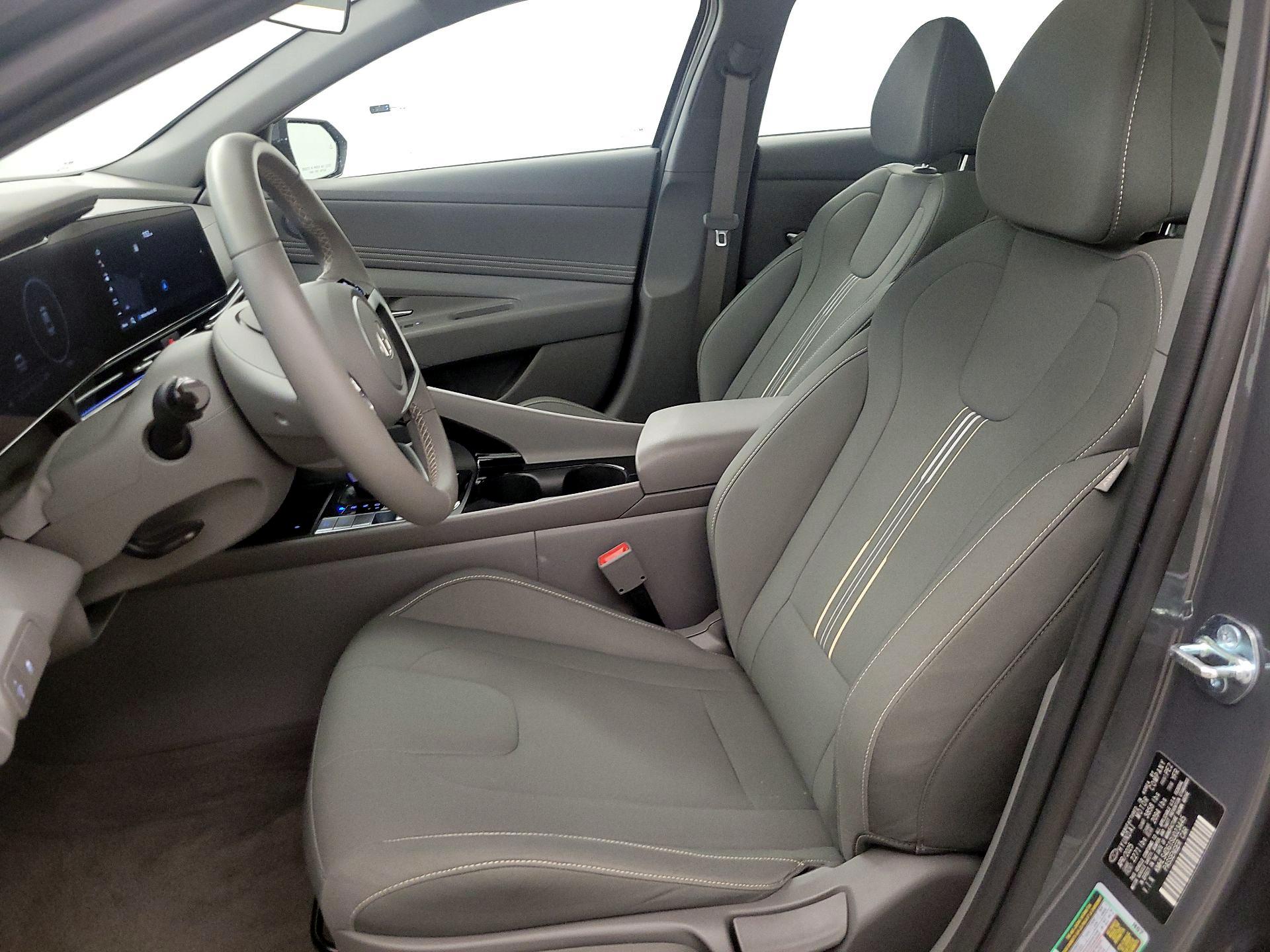 Thumbnail: 2025 Hyundai Elantra - 11