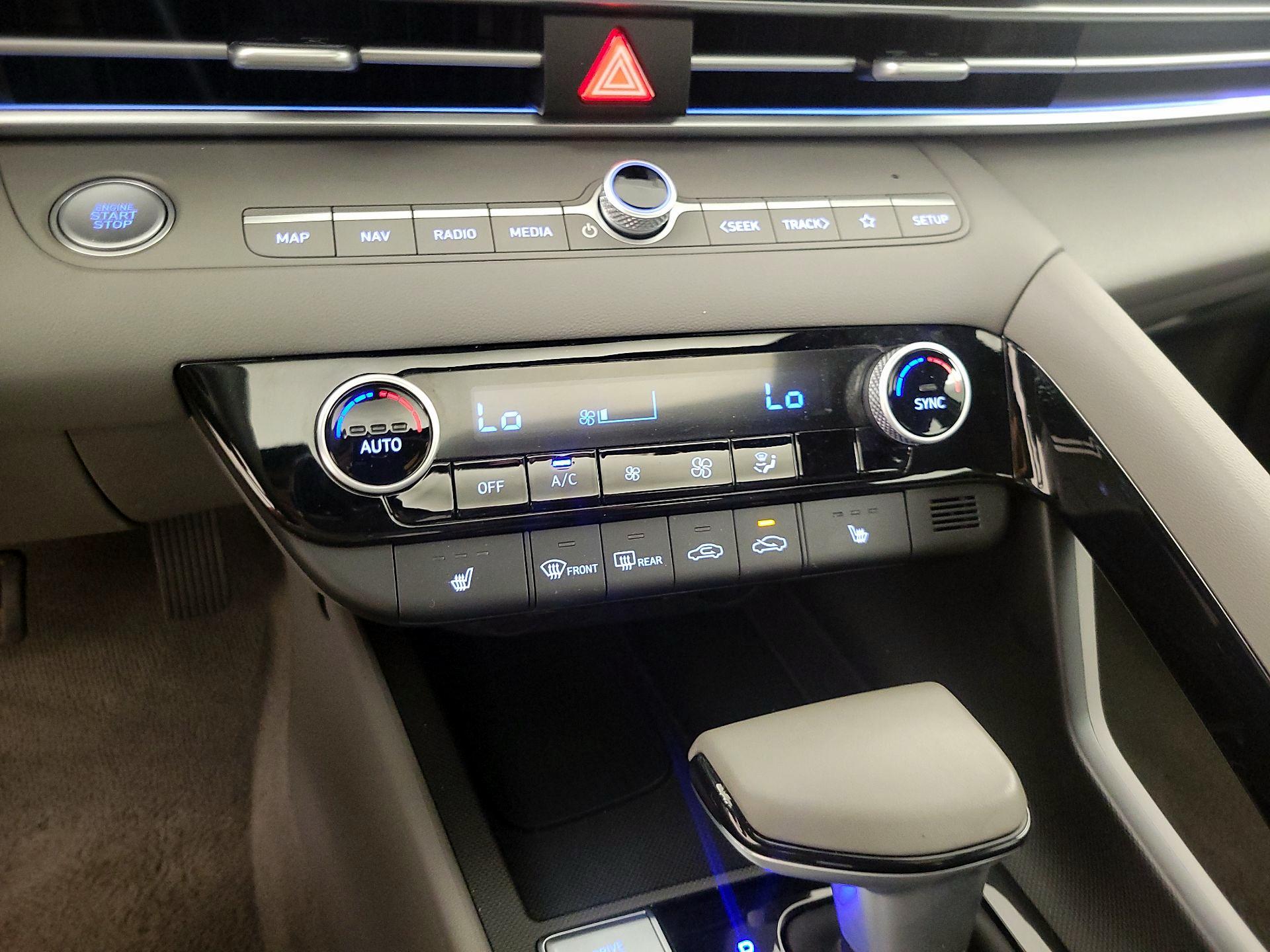 Thumbnail: 2025 Hyundai Elantra - 17