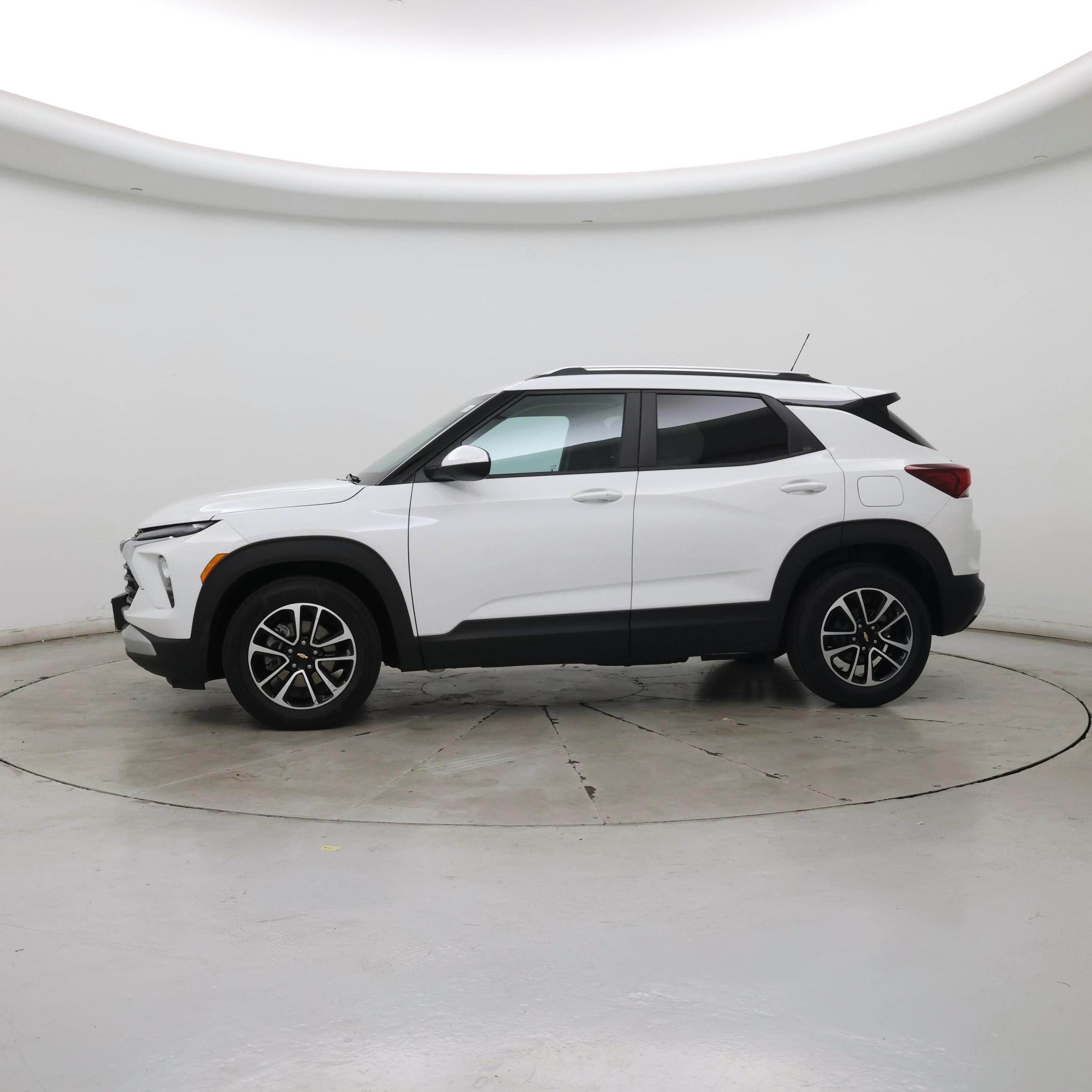 Thumbnail: 2025 Chevrolet TrailBlazer - 3