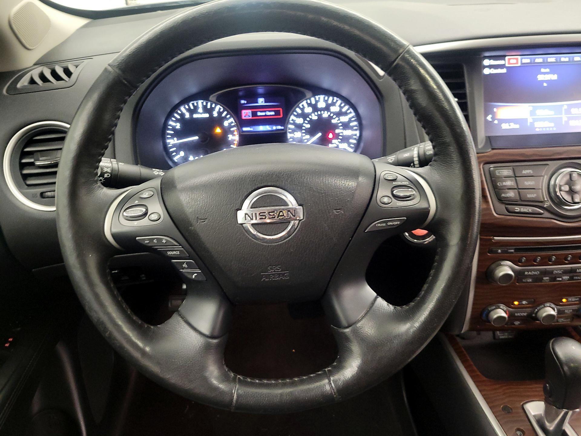 Thumbnail: 2020 Nissan Pathfinder - 10