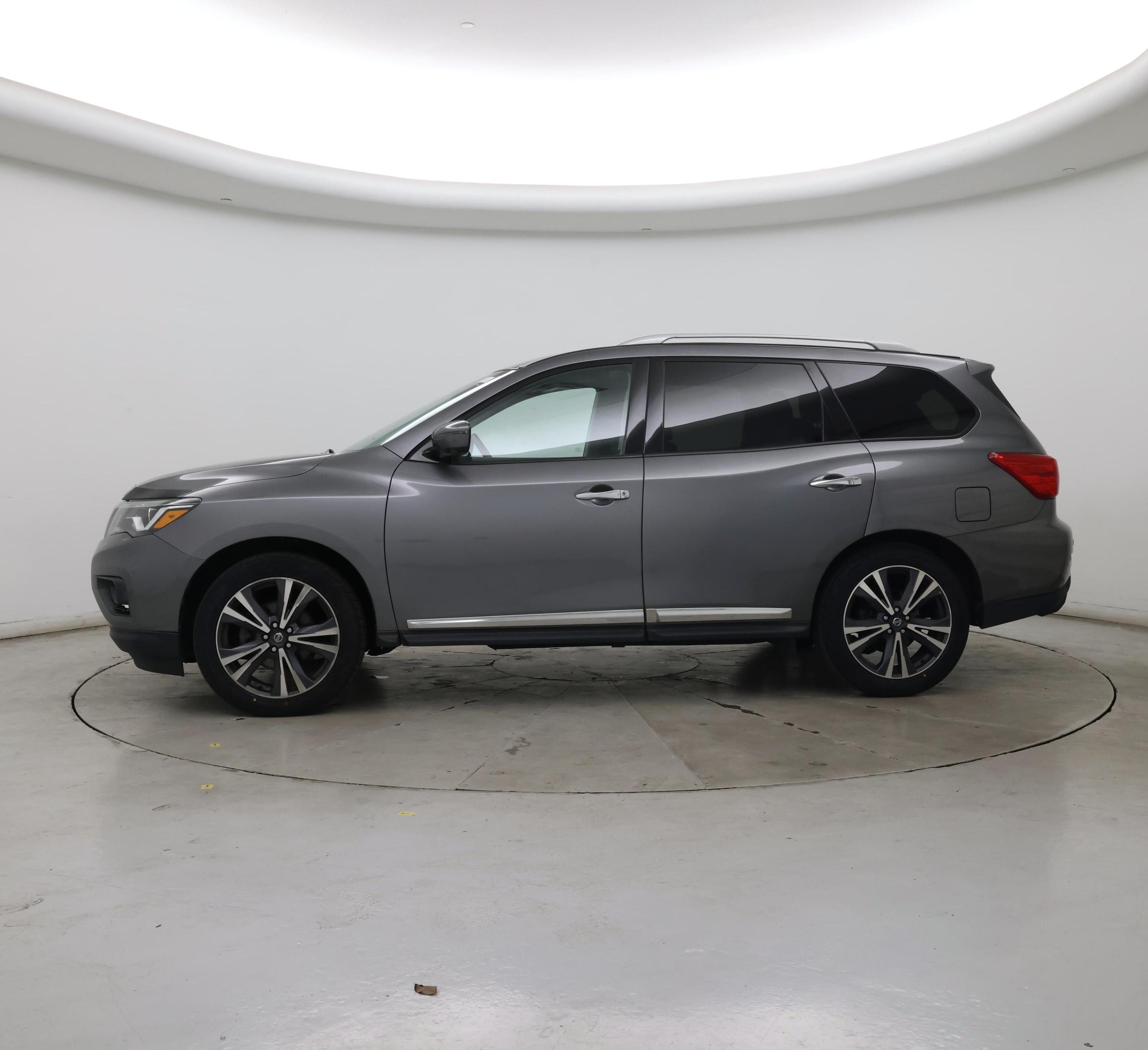 Thumbnail: 2020 Nissan Pathfinder - 3