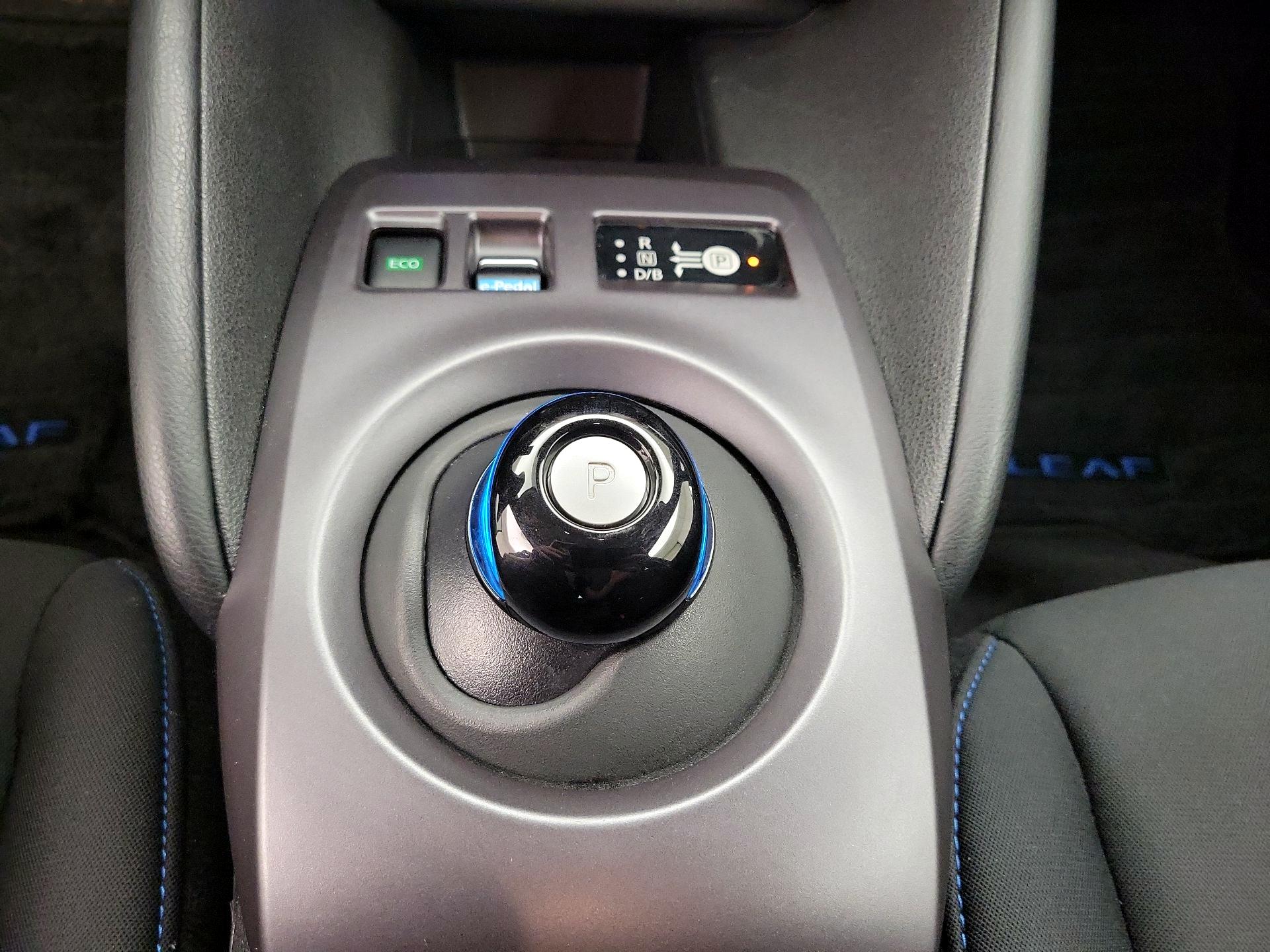 Thumbnail: 2025 Nissan Leaf - 17