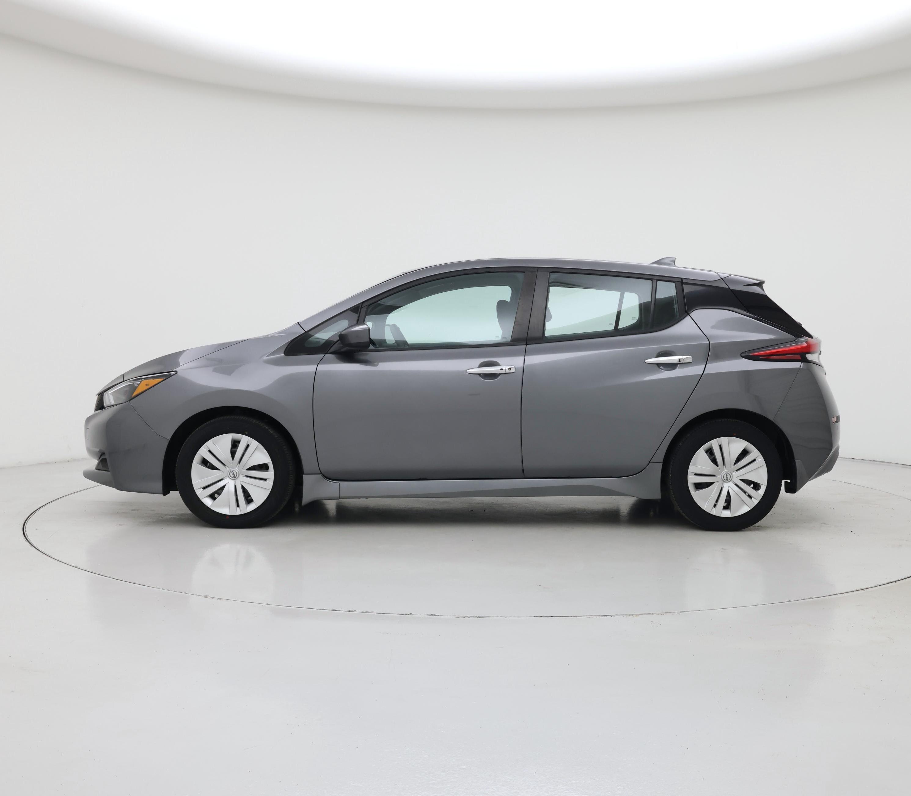Thumbnail: 2025 Nissan Leaf - 3