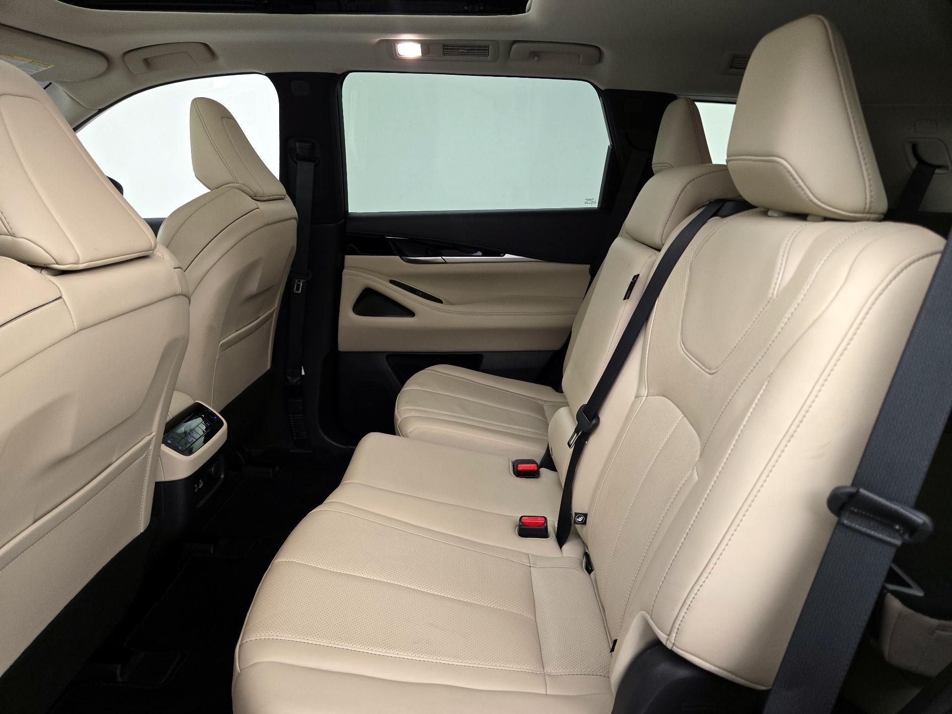 Thumbnail: 2023 INFINITI QX60 - 19