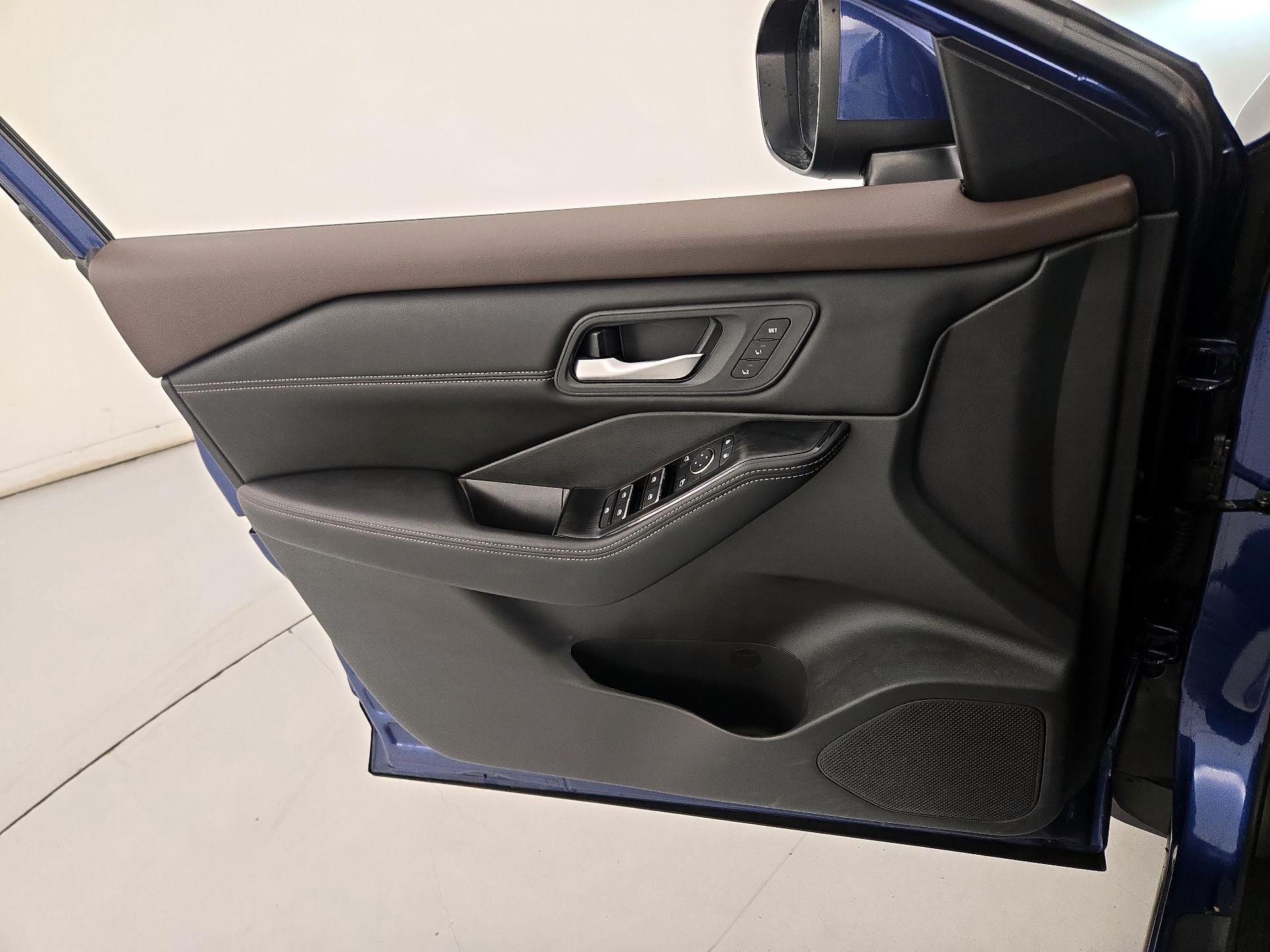 Thumbnail: 2023 Nissan Rogue - 12