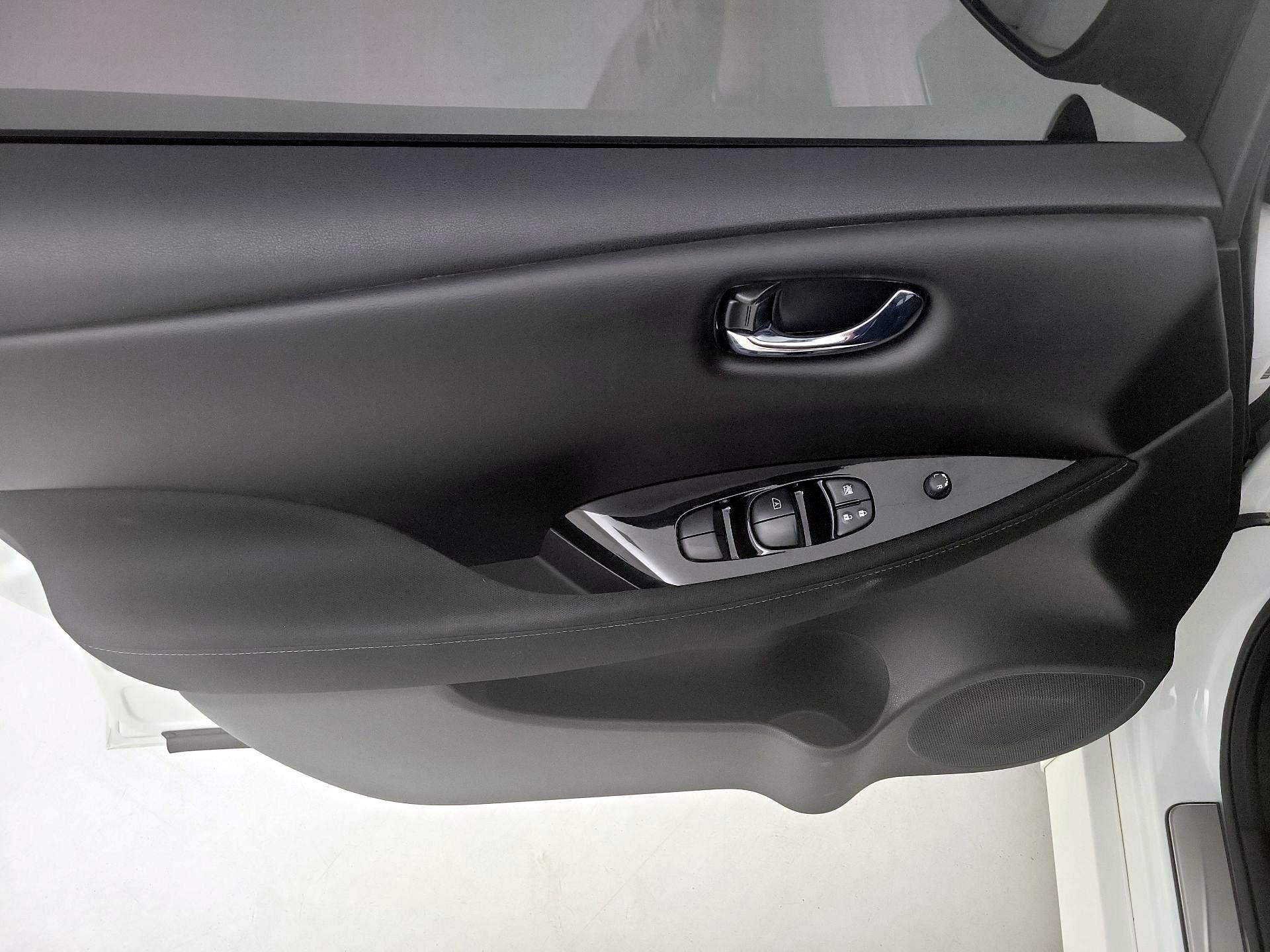 Thumbnail: 2024 Nissan Leaf - 12