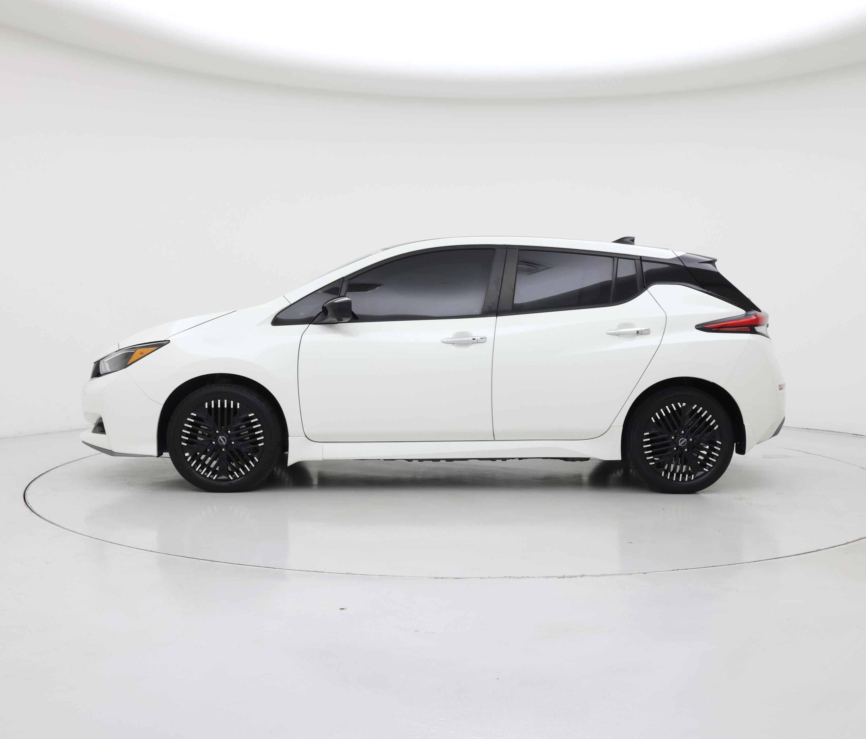Thumbnail: 2024 Nissan Leaf - 3
