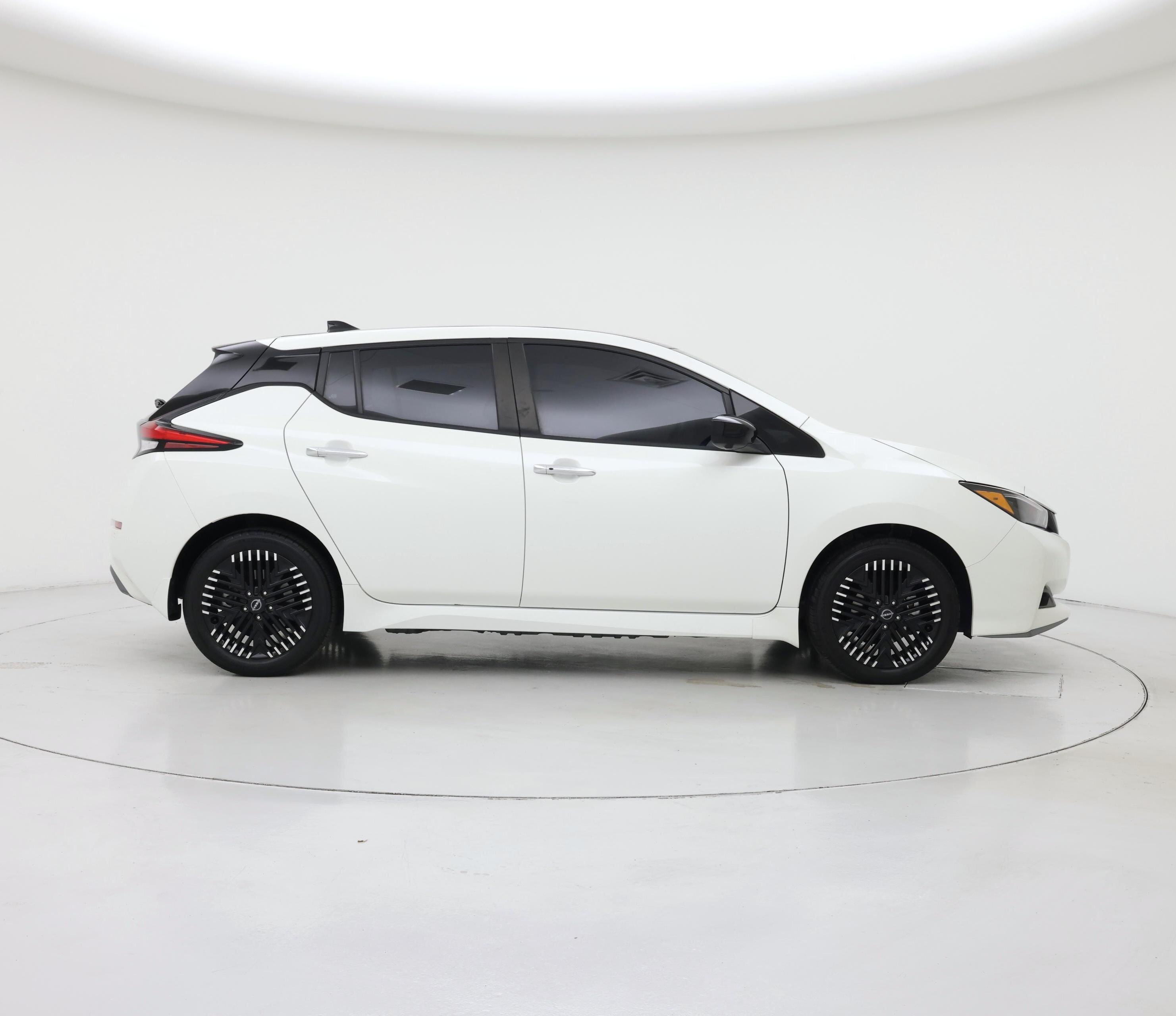Thumbnail: 2024 Nissan Leaf - 7