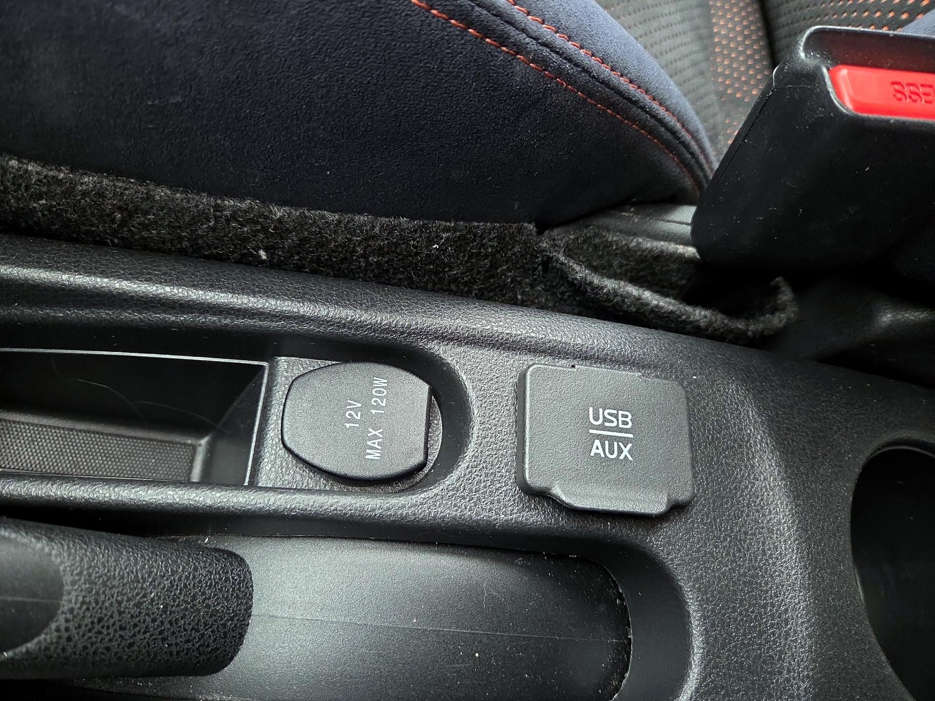 Thumbnail: 2016 Nissan Versa Note - 18