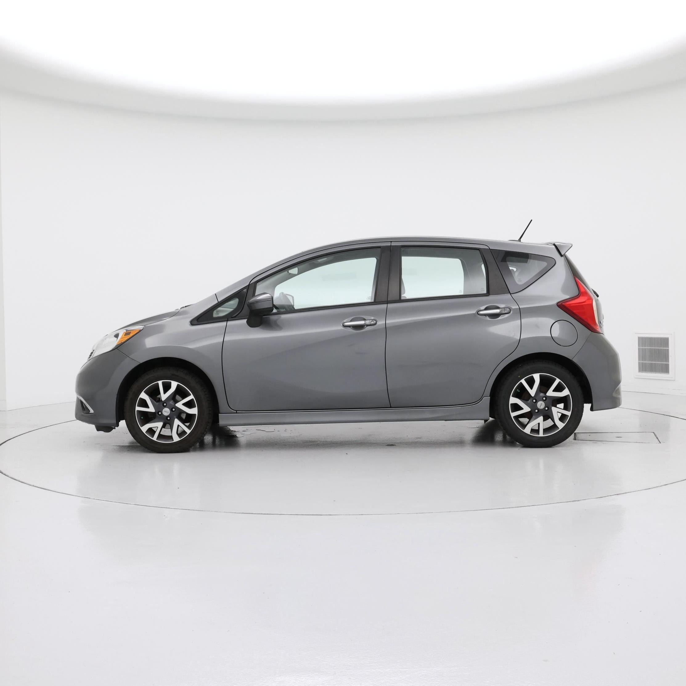 Thumbnail: 2016 Nissan Versa Note - 3