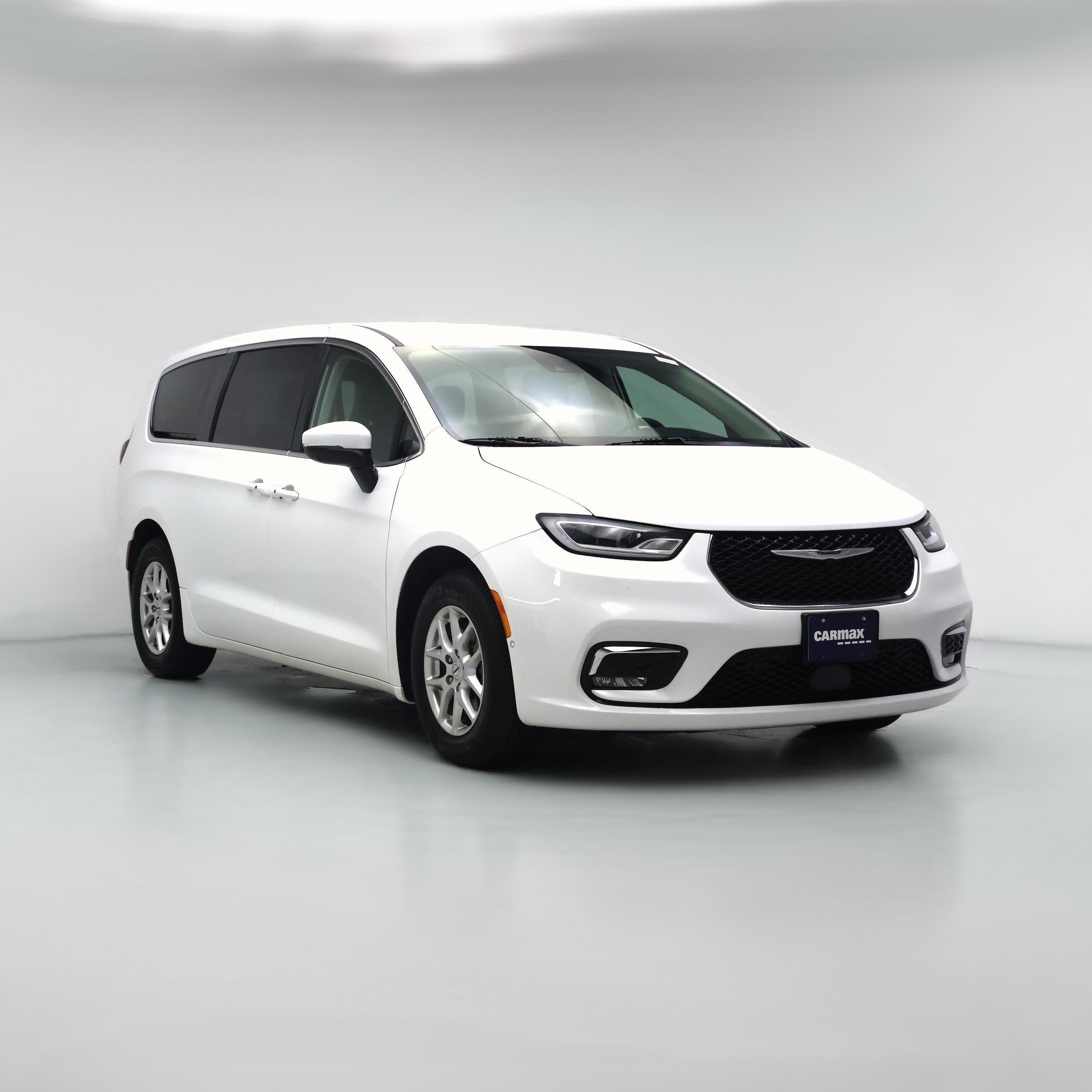 Thumbnail: 2023 Chrysler Pacifica - 1