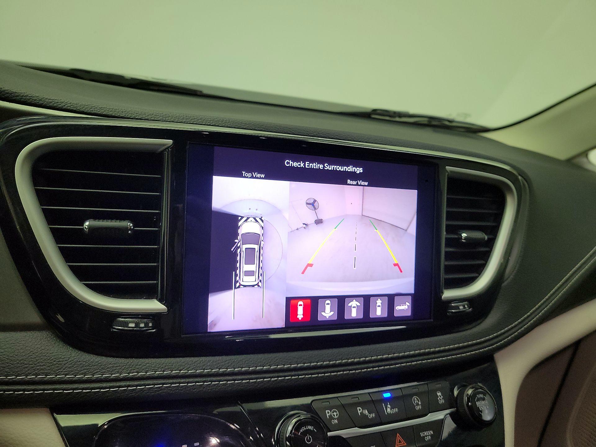 Thumbnail: 2023 Chrysler Pacifica - 14