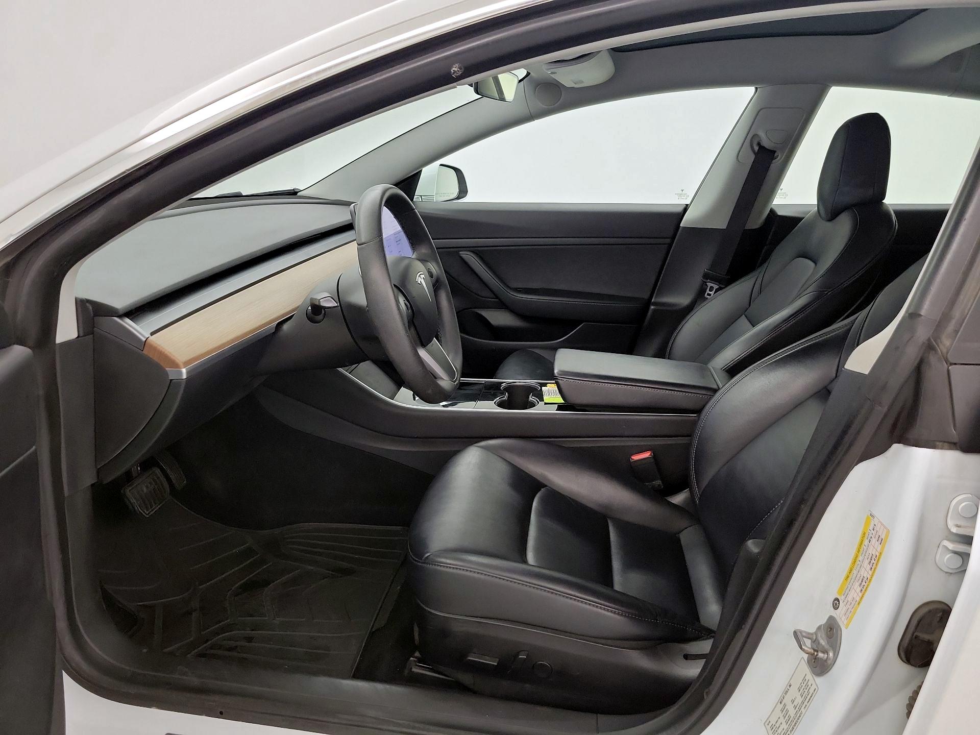 Thumbnail: 2020 Tesla Model 3 - 11