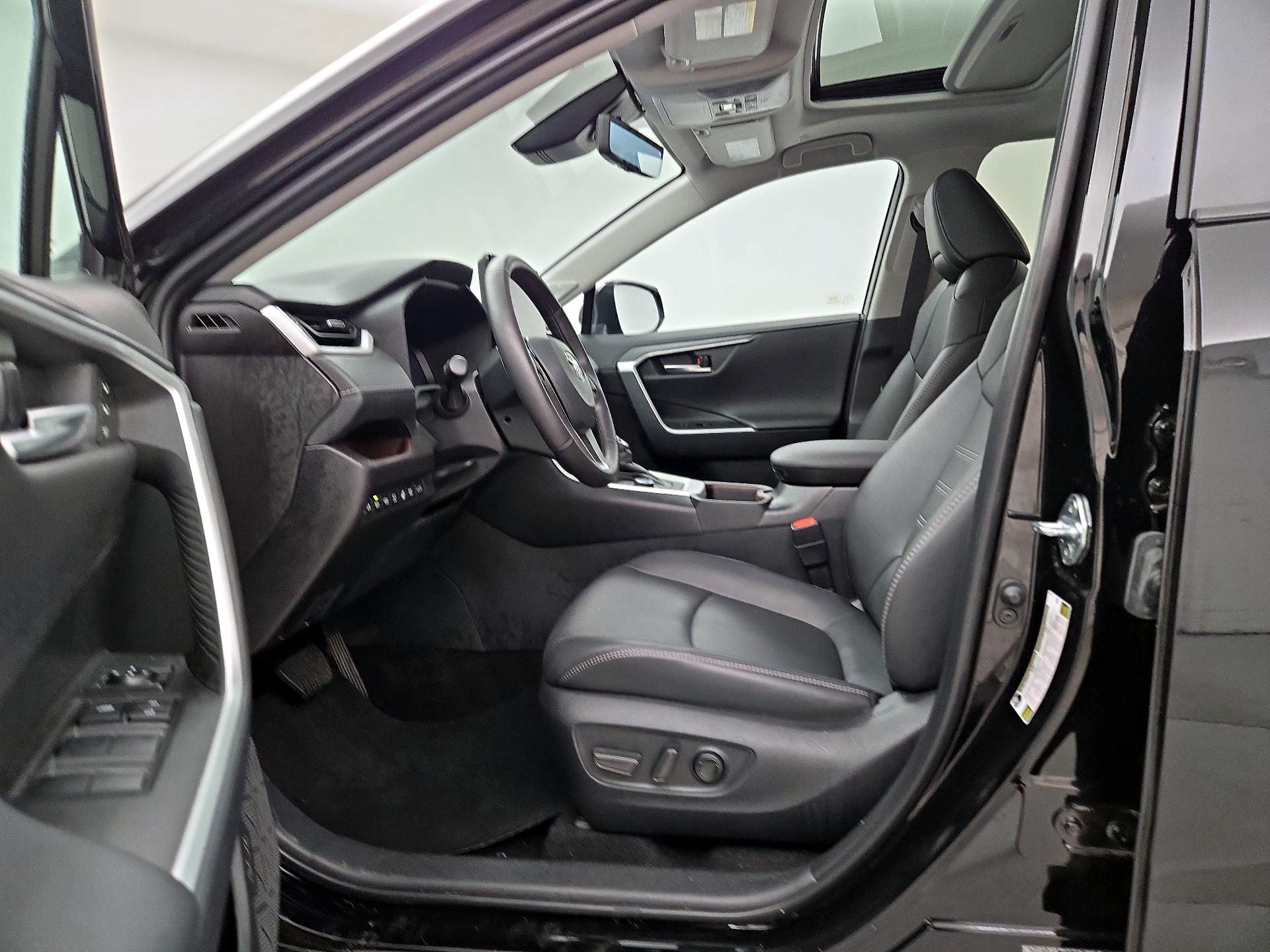 Thumbnail: 2025 Toyota RAV4 - 11